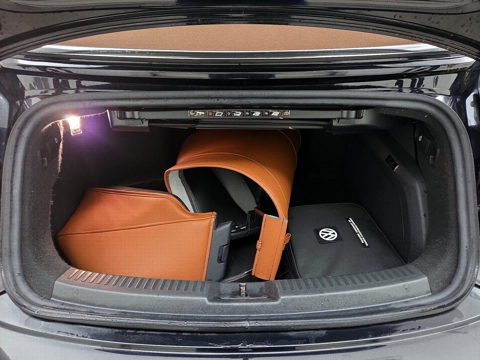 Thumbnail: 2019 Volkswagen Beetle - 20
