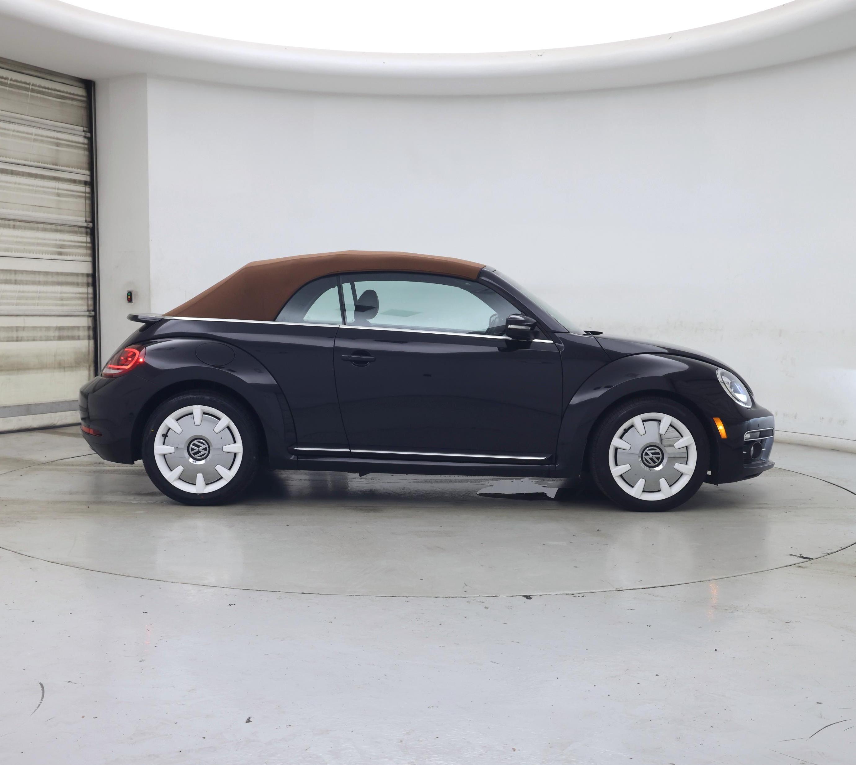 Thumbnail: 2019 Volkswagen Beetle - 7