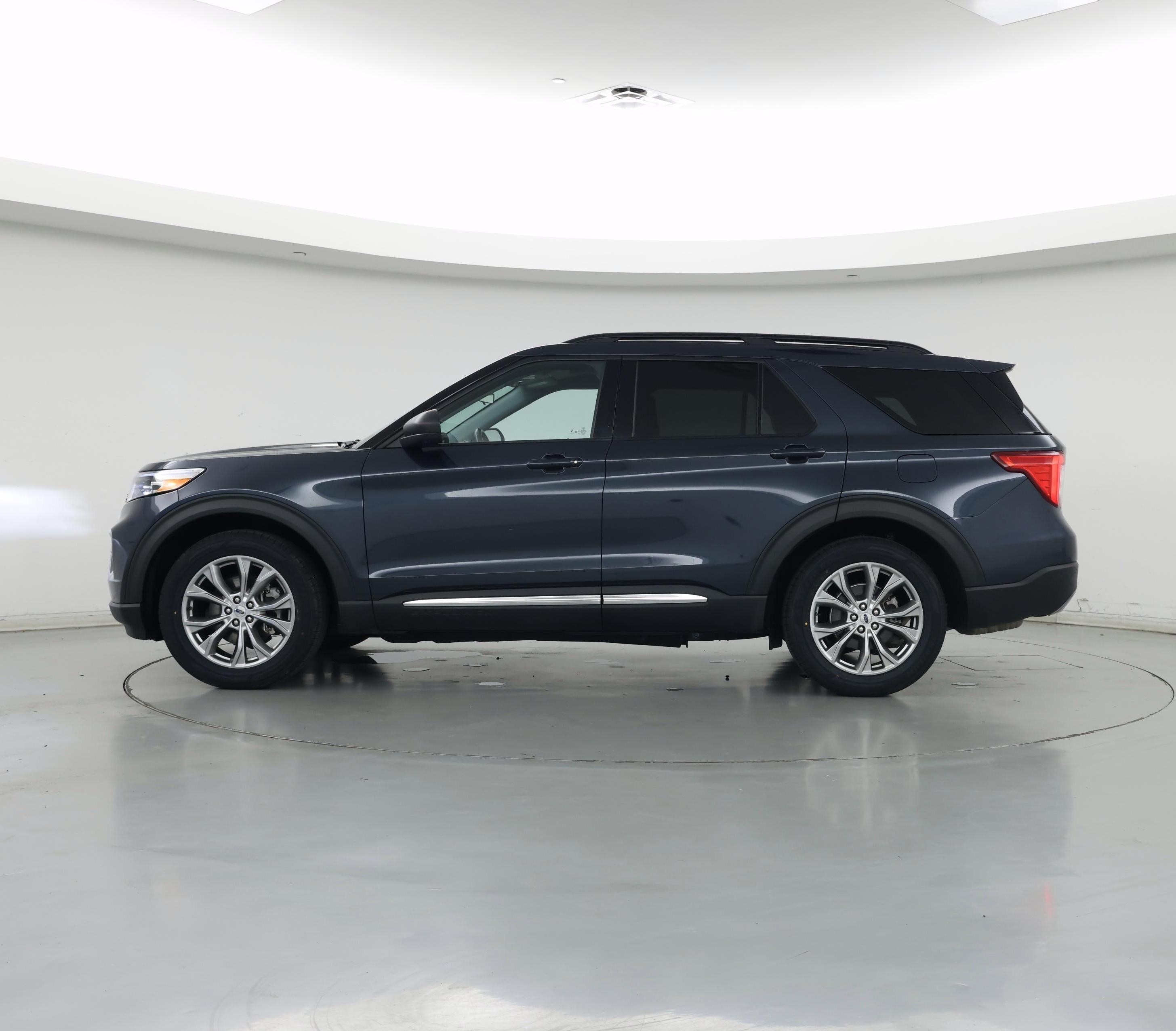 Thumbnail: 2022 Ford Explorer - 3