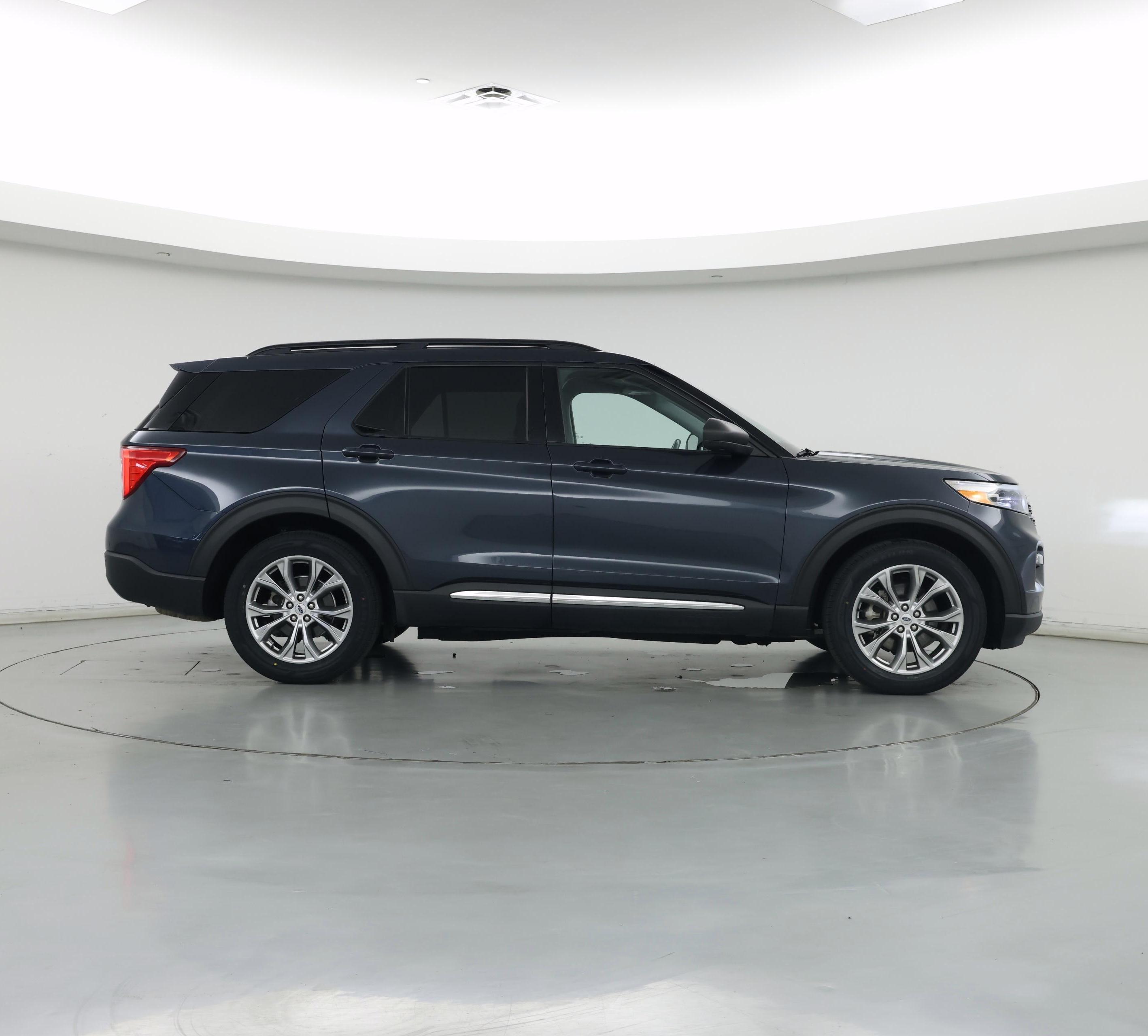 Thumbnail: 2022 Ford Explorer - 7