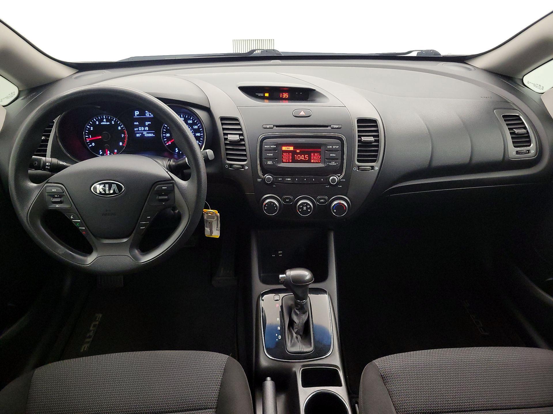 Thumbnail: 2017 Kia Forte - 9