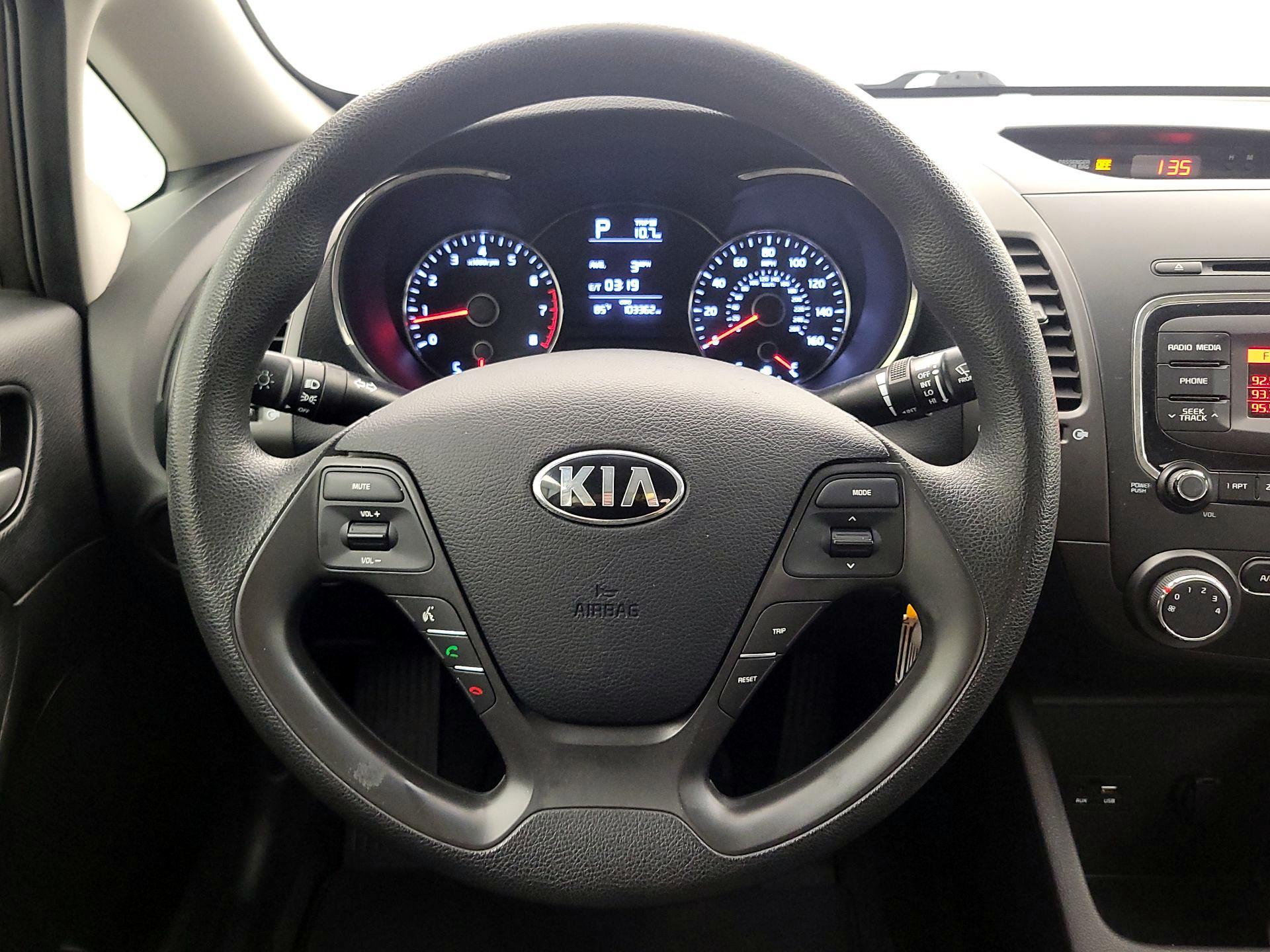 Thumbnail: 2017 Kia Forte - 10