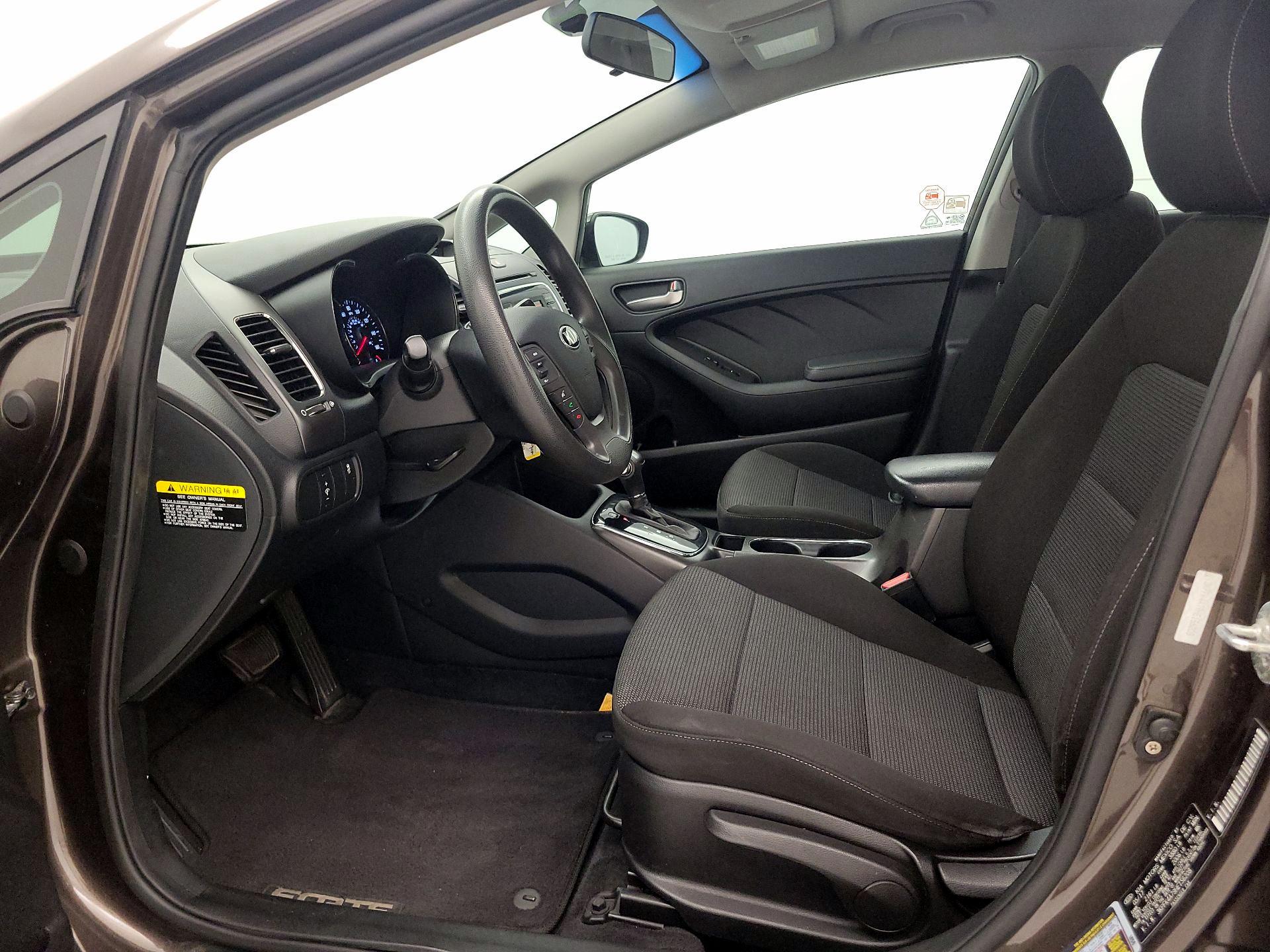 Thumbnail: 2017 Kia Forte - 11