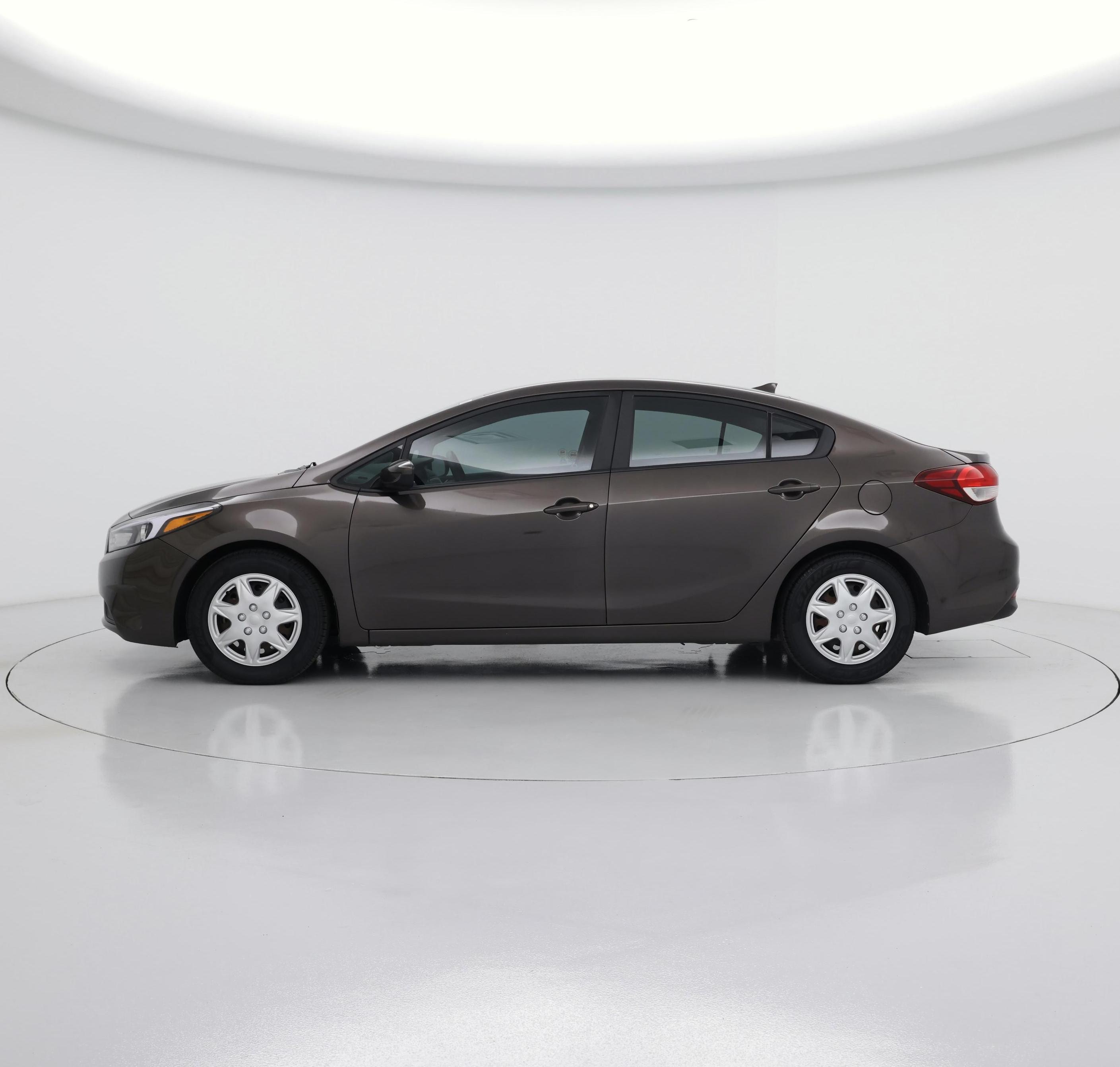 Thumbnail: 2017 Kia Forte - 3