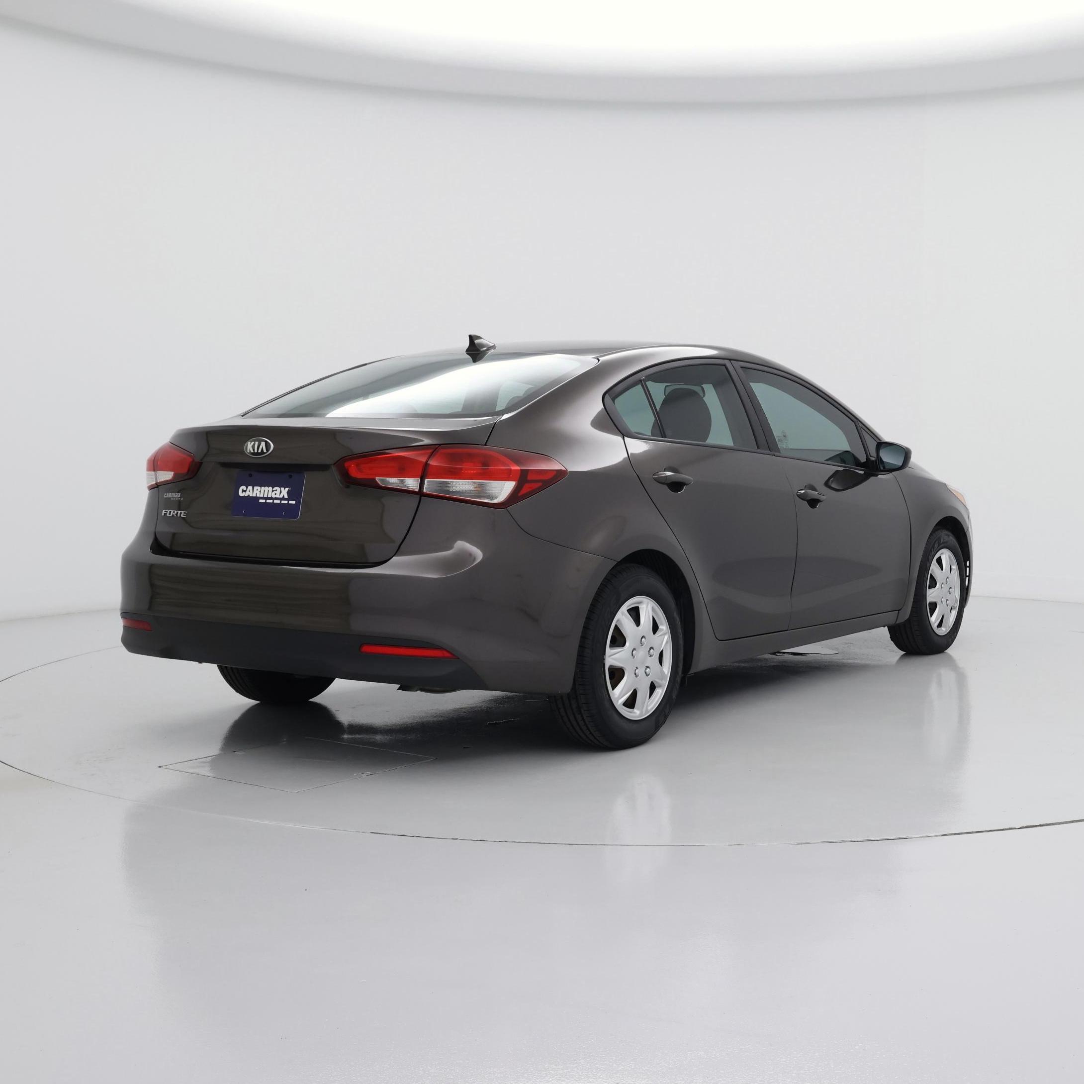 Thumbnail: 2017 Kia Forte - 8