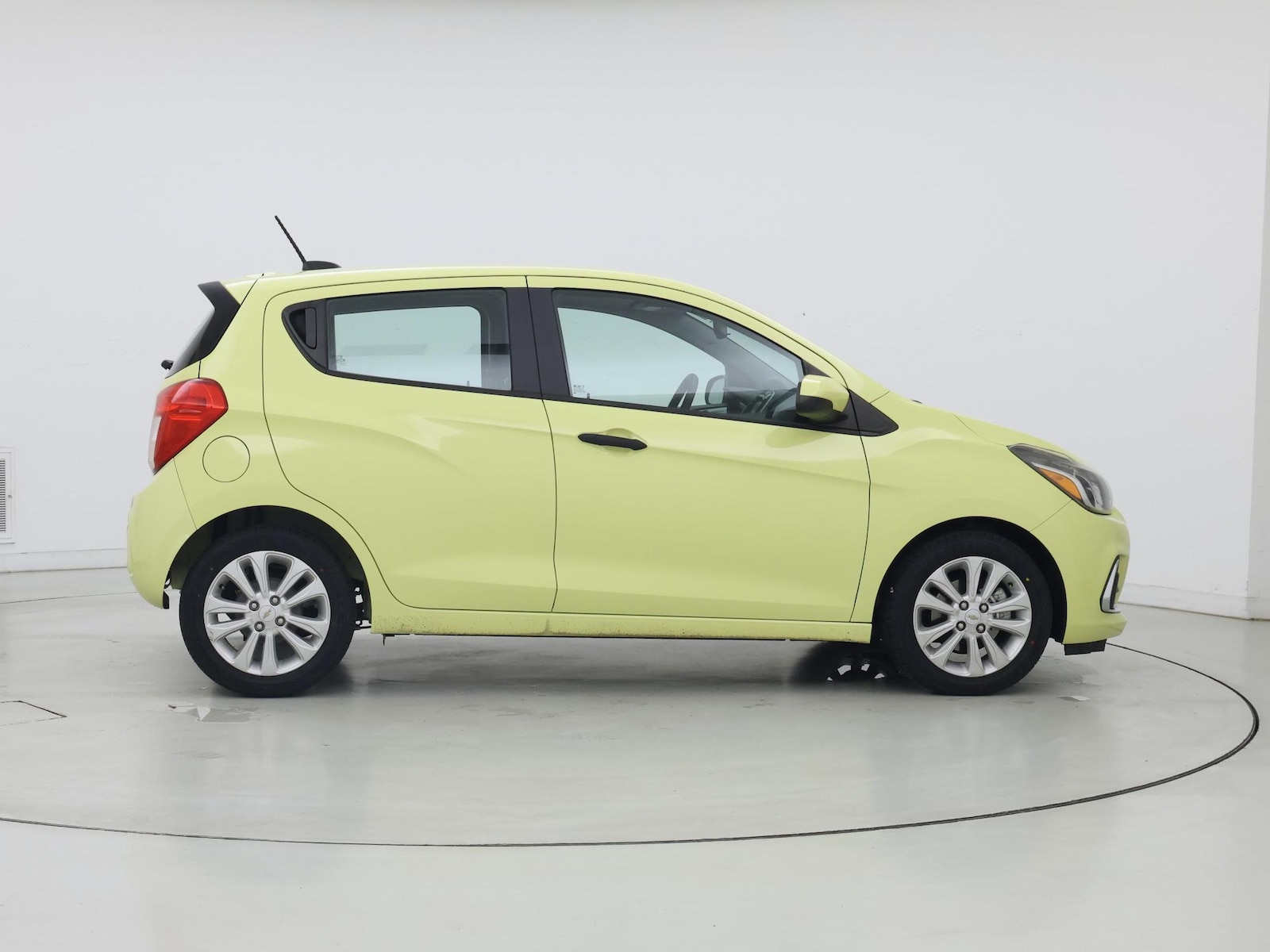 2017 Chevrolet Spark 1LT - Photo 8