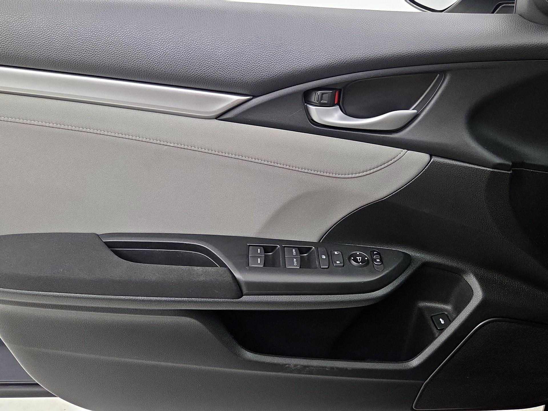 Thumbnail: 2017 Honda Civic - 12