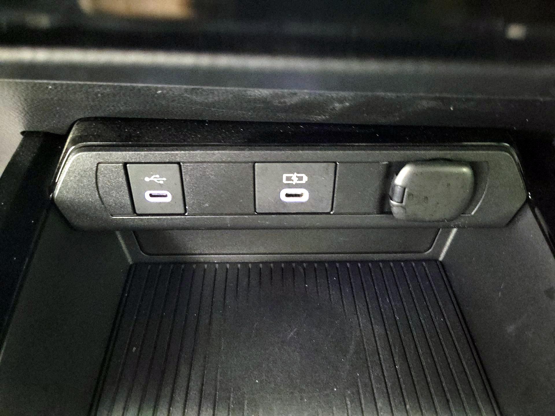 Thumbnail: 2024 Toyota Prius - 18