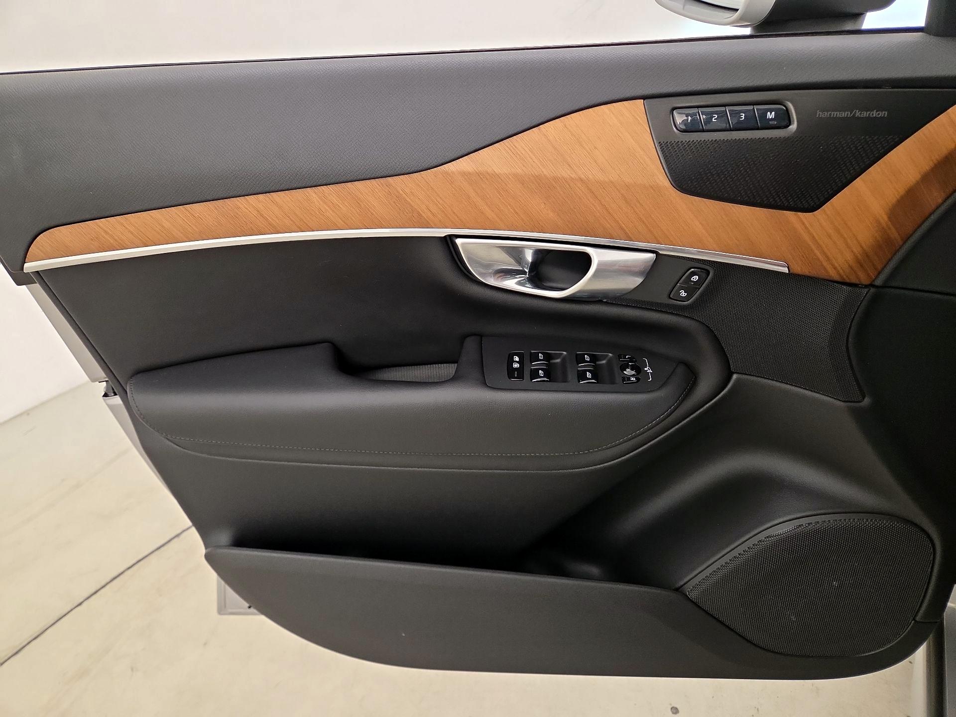 Thumbnail: 2023 Volvo XC90 - 12