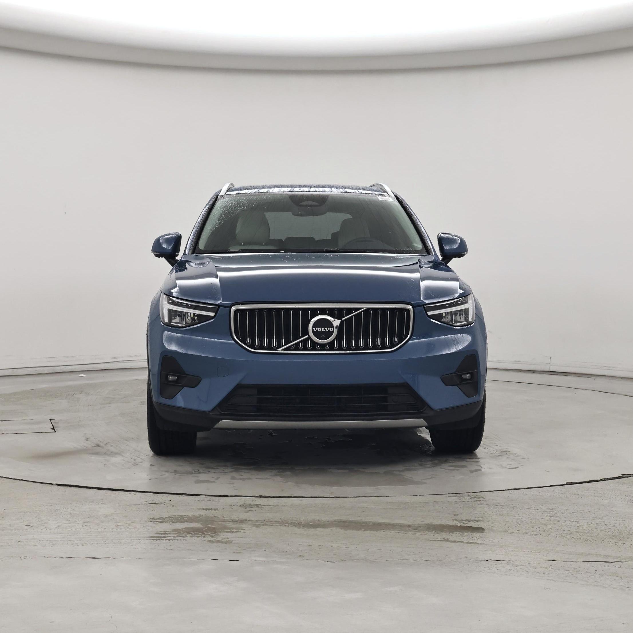 Thumbnail: 2023 Volvo XC40 - 5