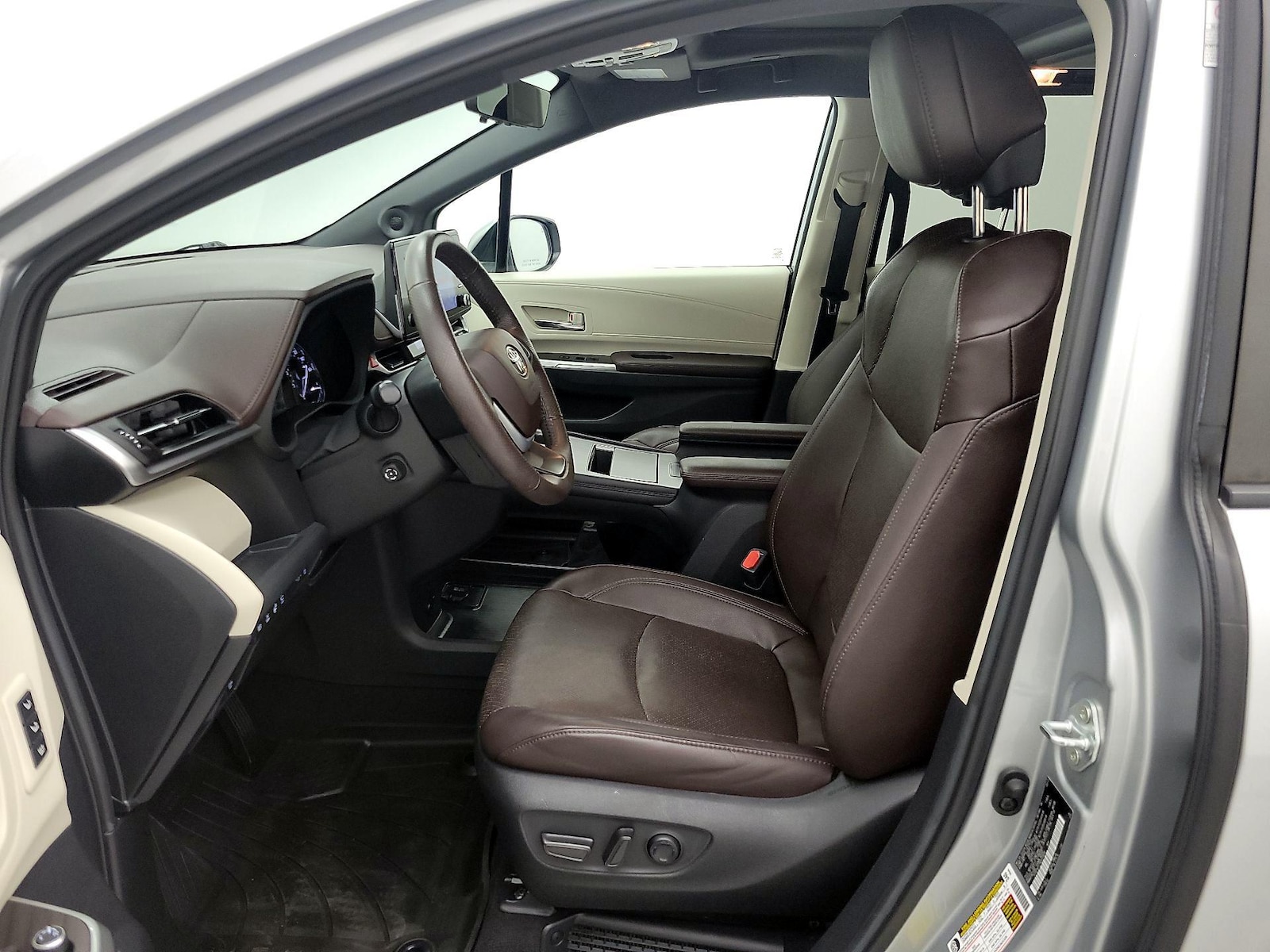 2022 Toyota Sienna Platinum - Photo 12