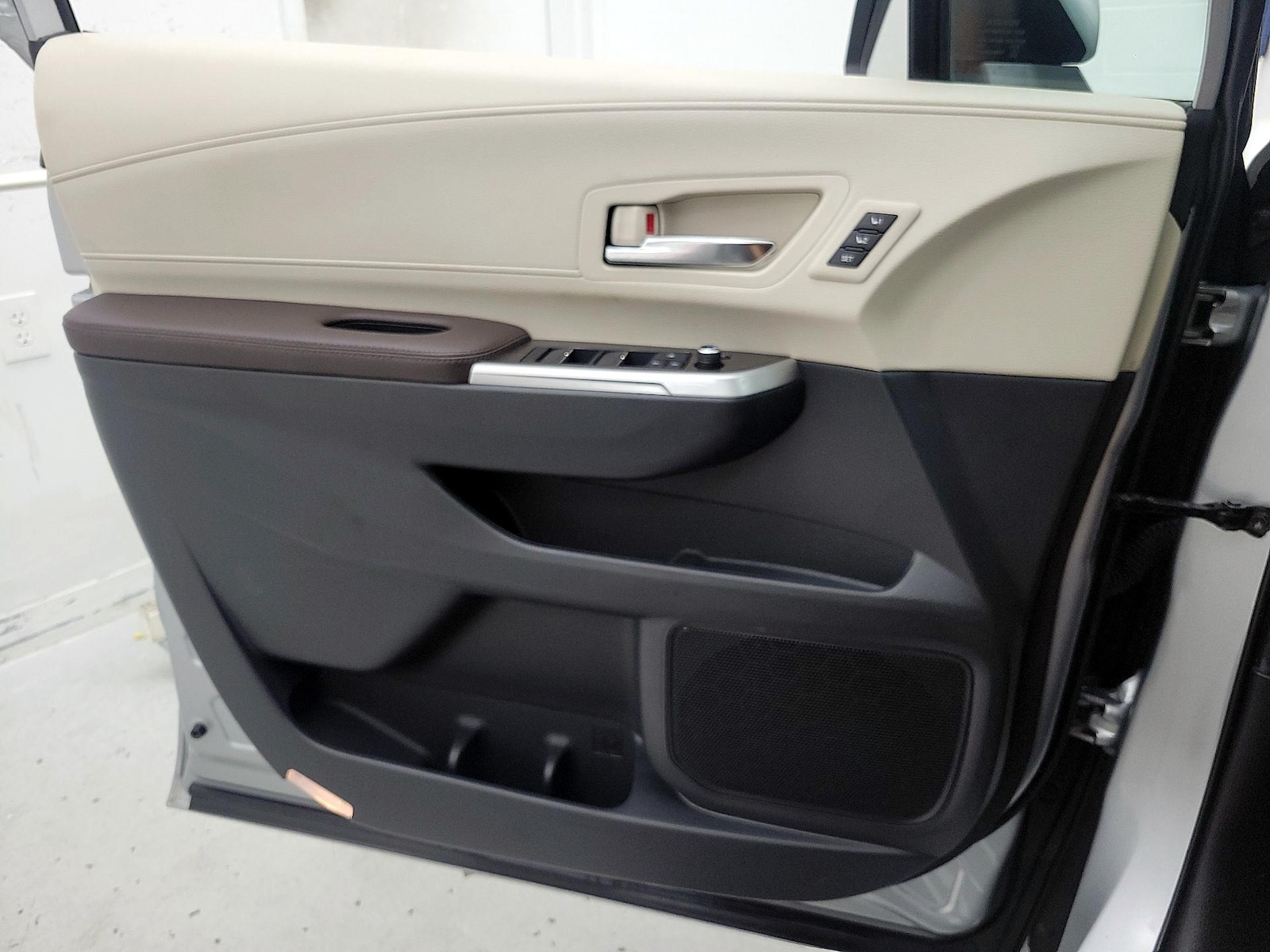 2022 Toyota Sienna Platinum - Photo 13