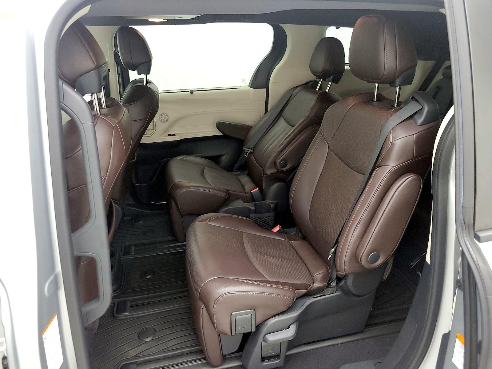 2022 Toyota Sienna Platinum - Photo 21