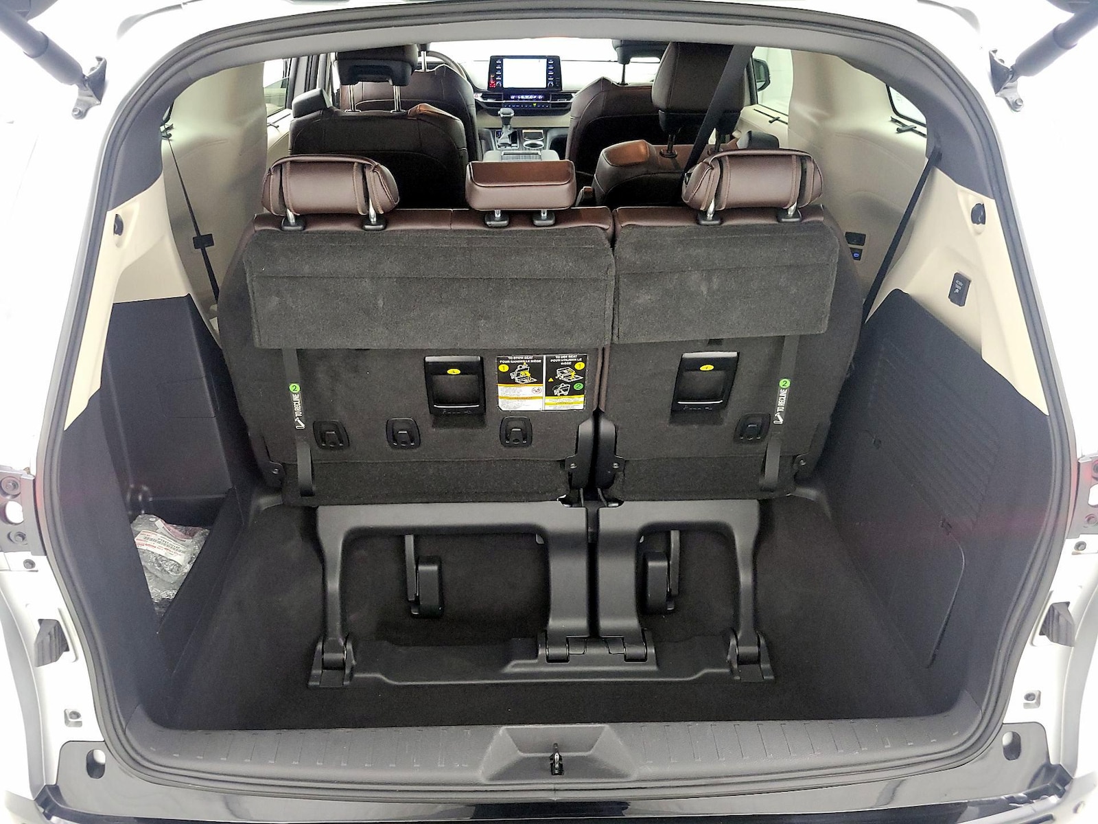 2022 Toyota Sienna Platinum - Photo 23