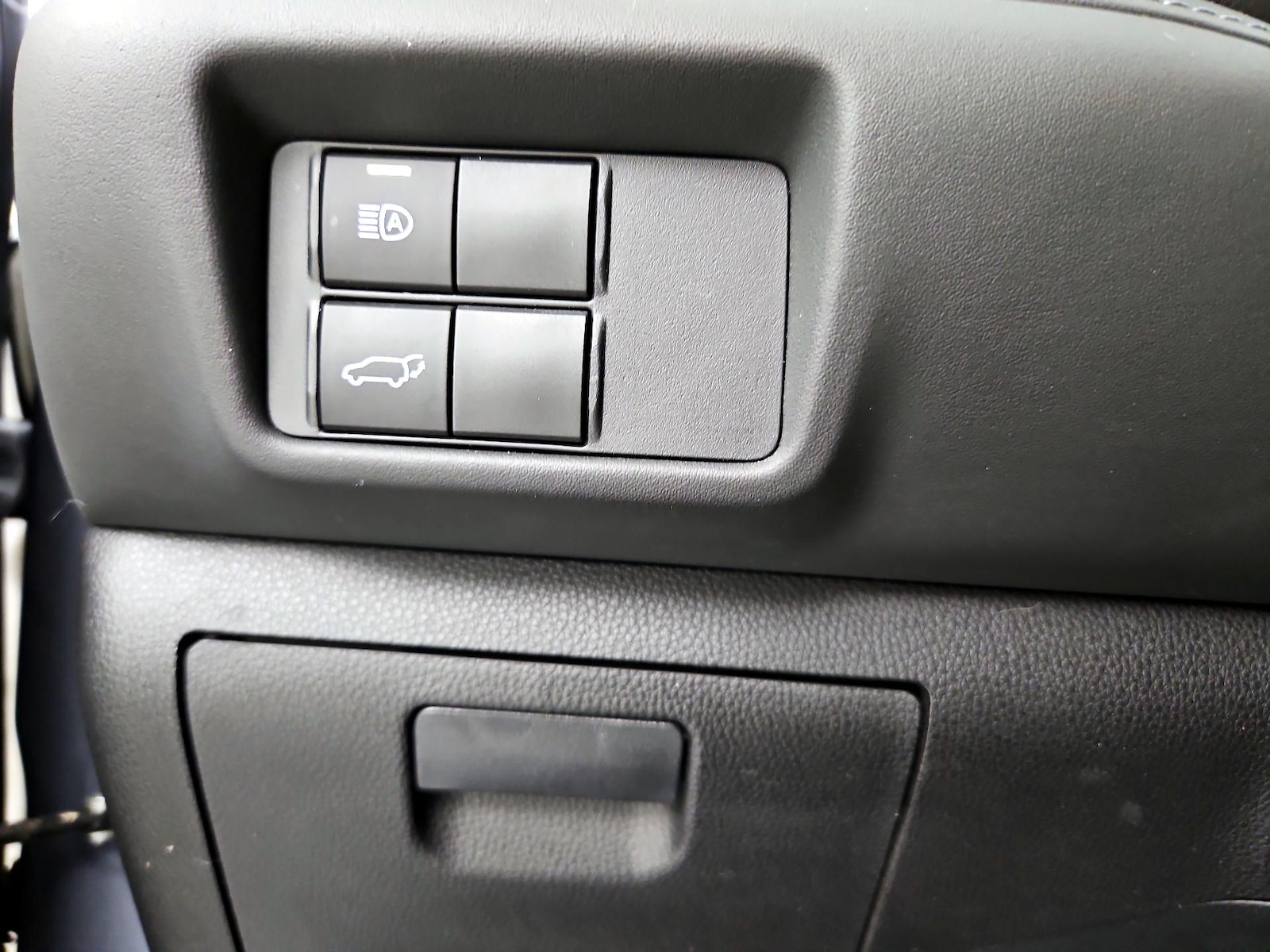 2022 Toyota Highlander XLE - Photo 14