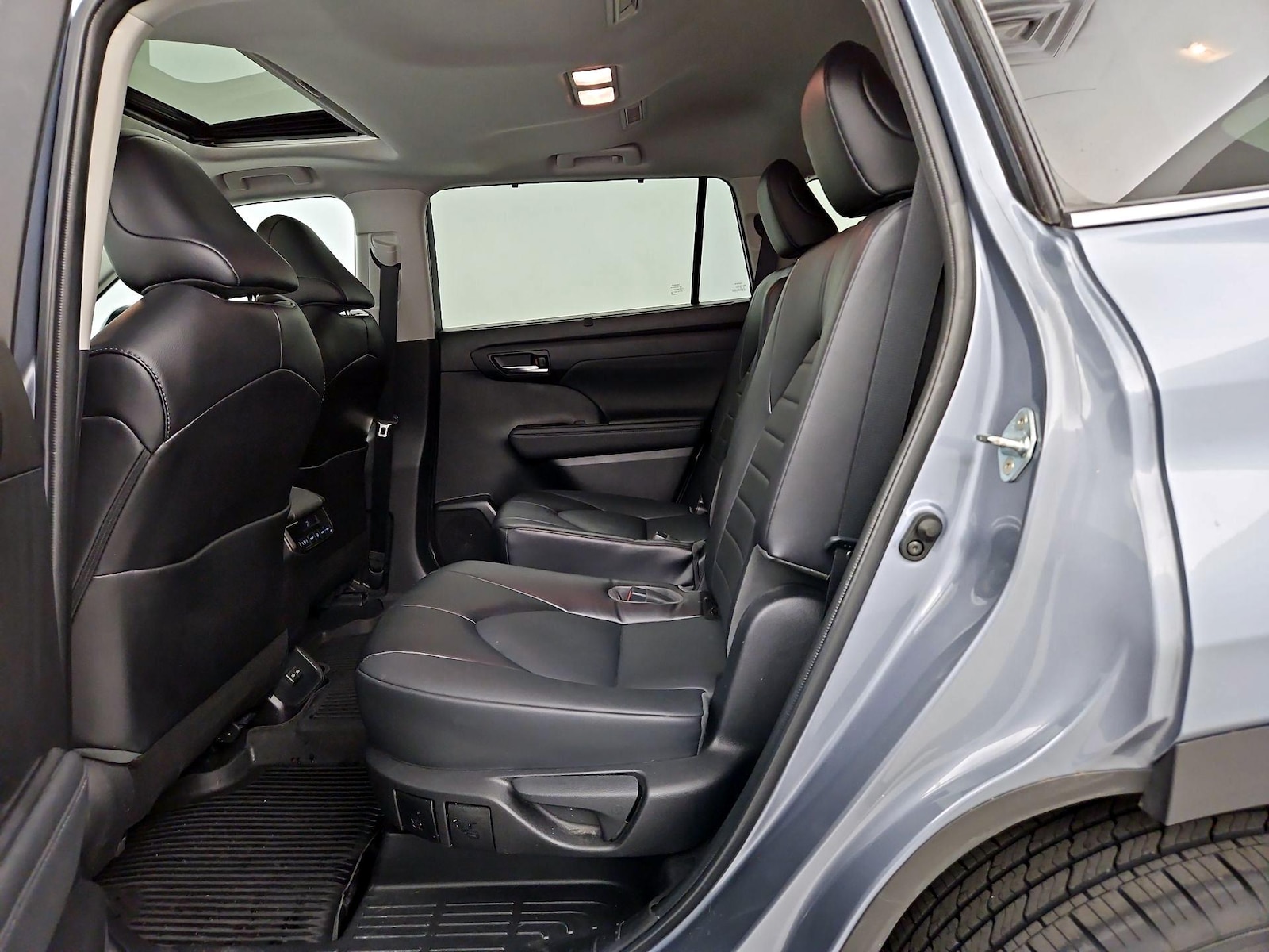 2022 Toyota Highlander XLE - Photo 22