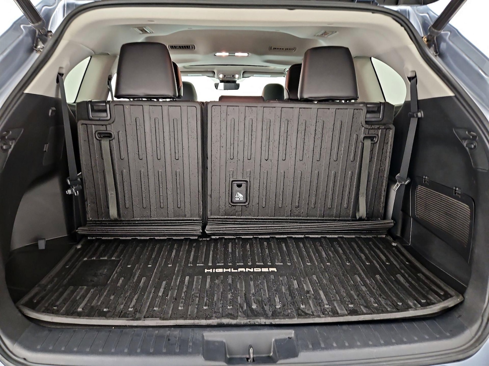 2022 Toyota Highlander XLE - Photo 24