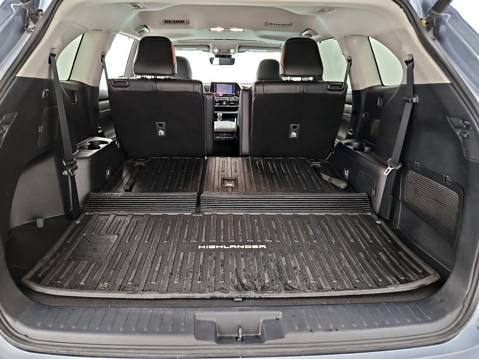 2022 Toyota Highlander XLE - Photo 25