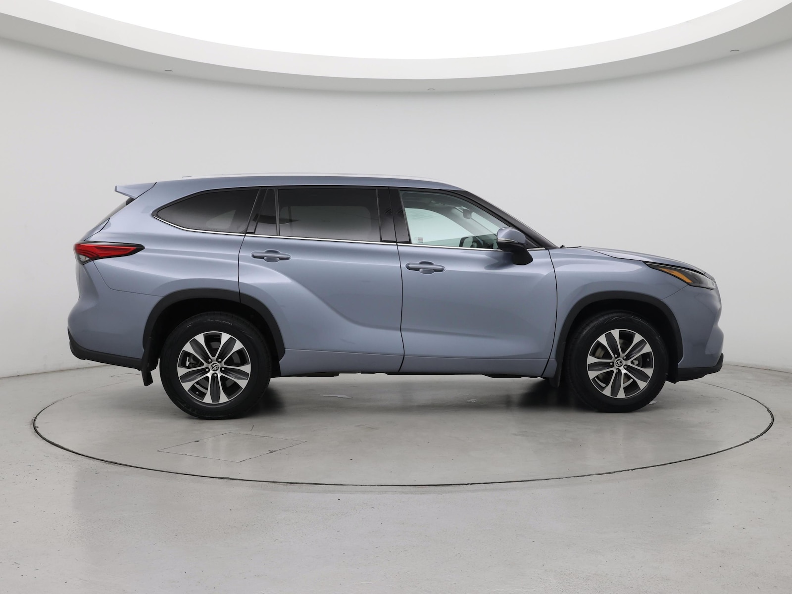 2022 Toyota Highlander XLE - Photo 8
