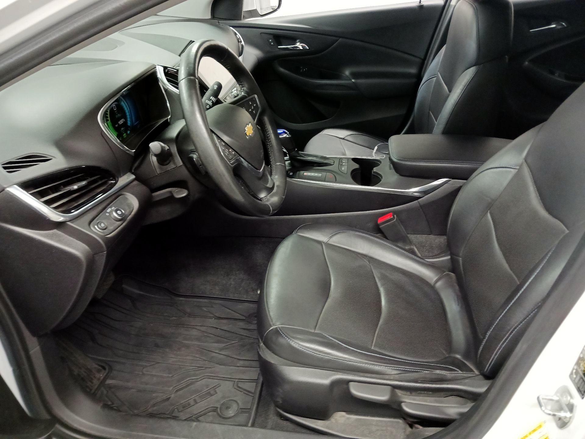 Thumbnail: 2018 Chevrolet Volt - 11
