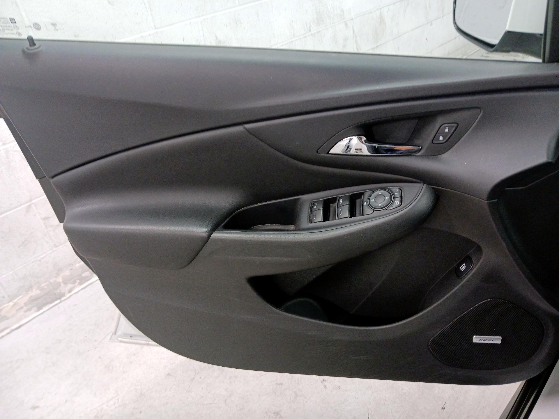 Thumbnail: 2018 Chevrolet Volt - 12