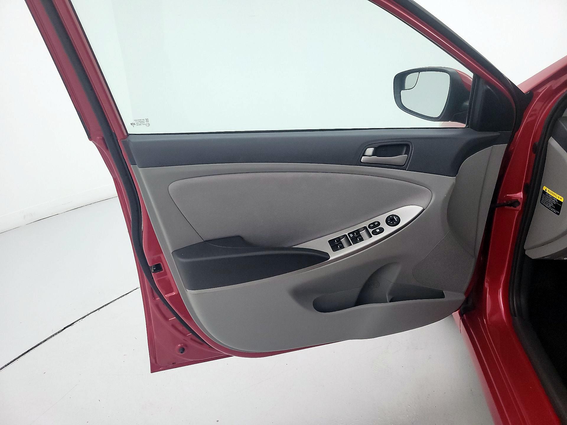 Thumbnail: 2016 Hyundai Accent - 12