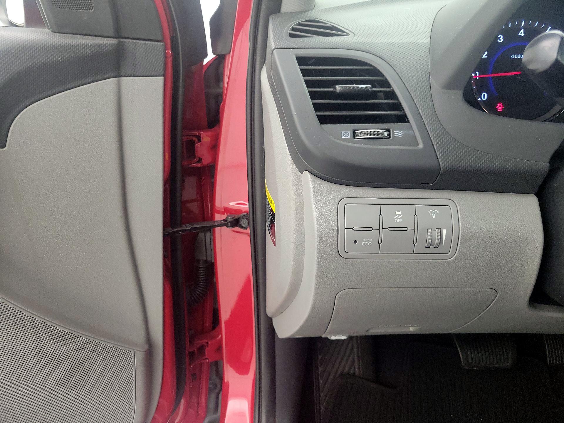 Thumbnail: 2016 Hyundai Accent - 13