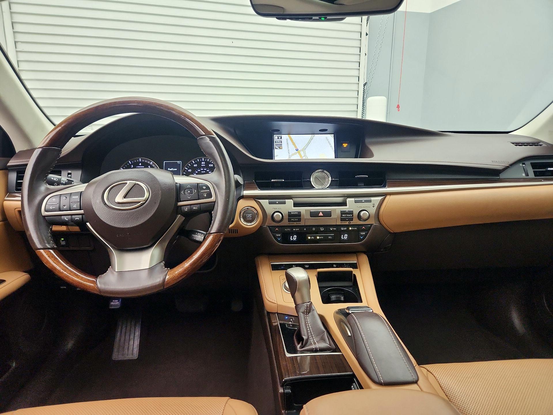 Thumbnail: 2017 Lexus ES - 9