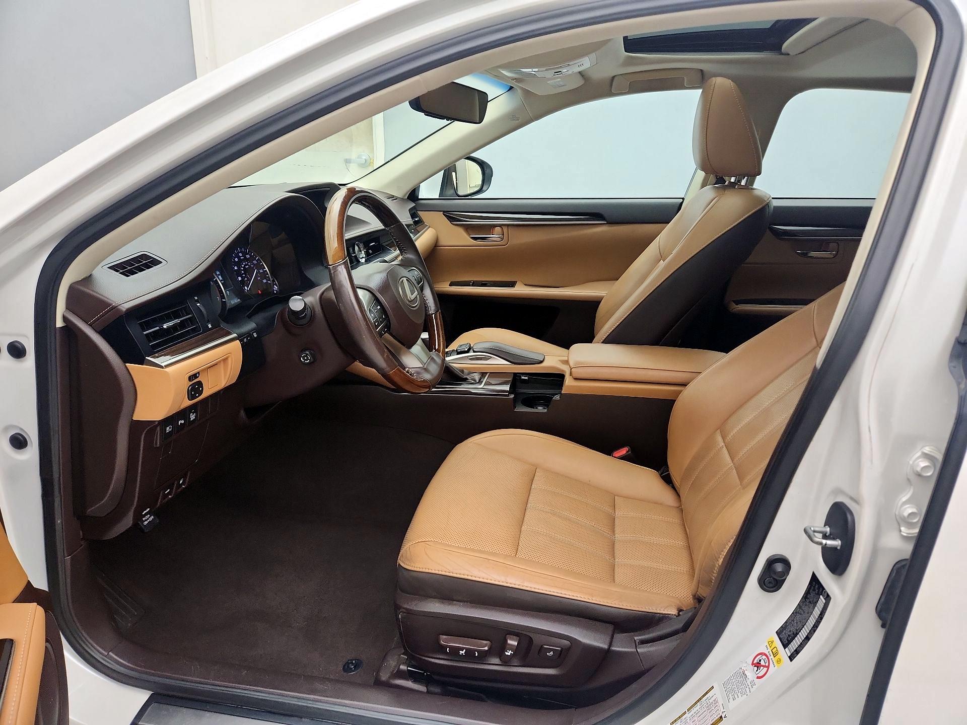 Thumbnail: 2017 Lexus ES - 11