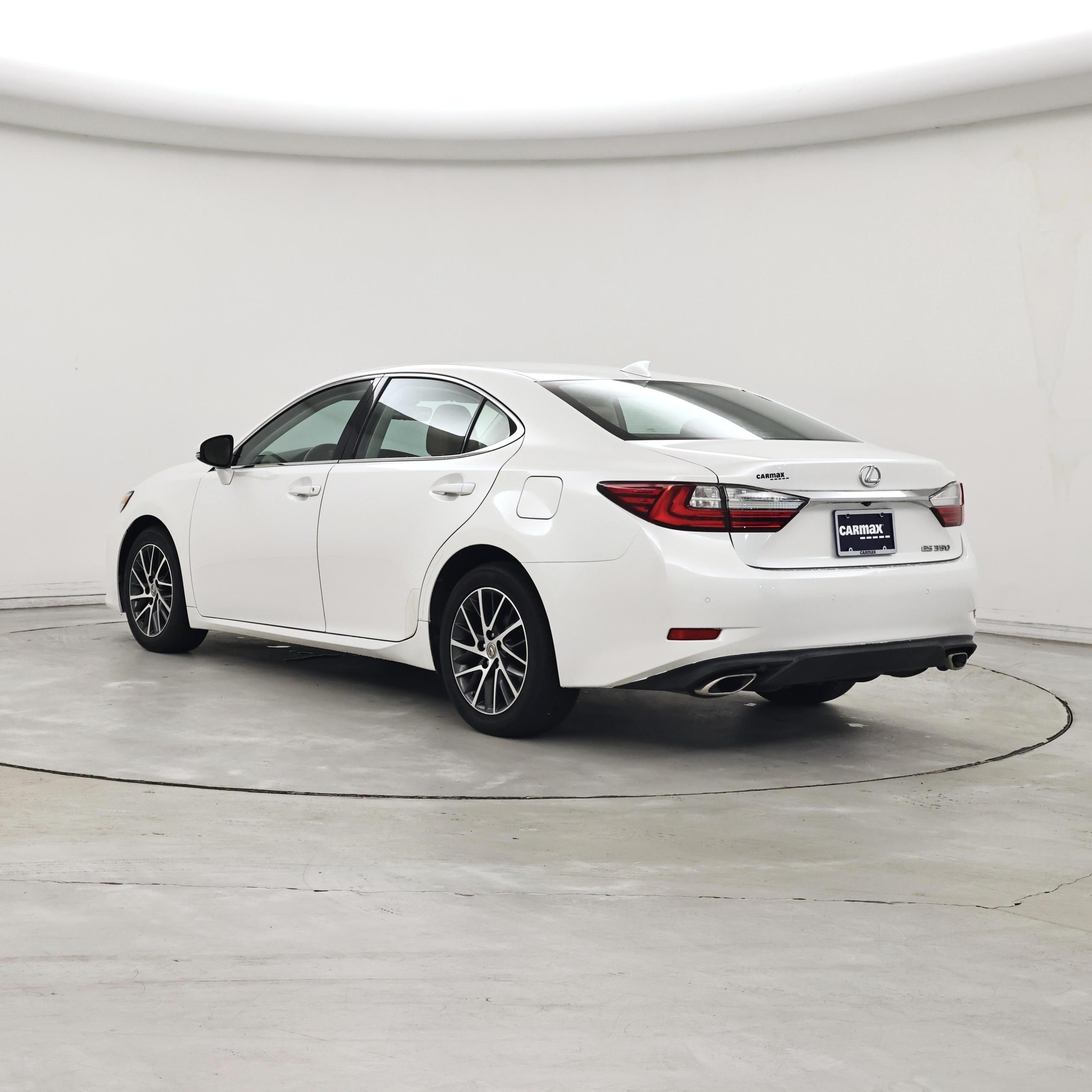 Thumbnail: 2017 Lexus ES - 2