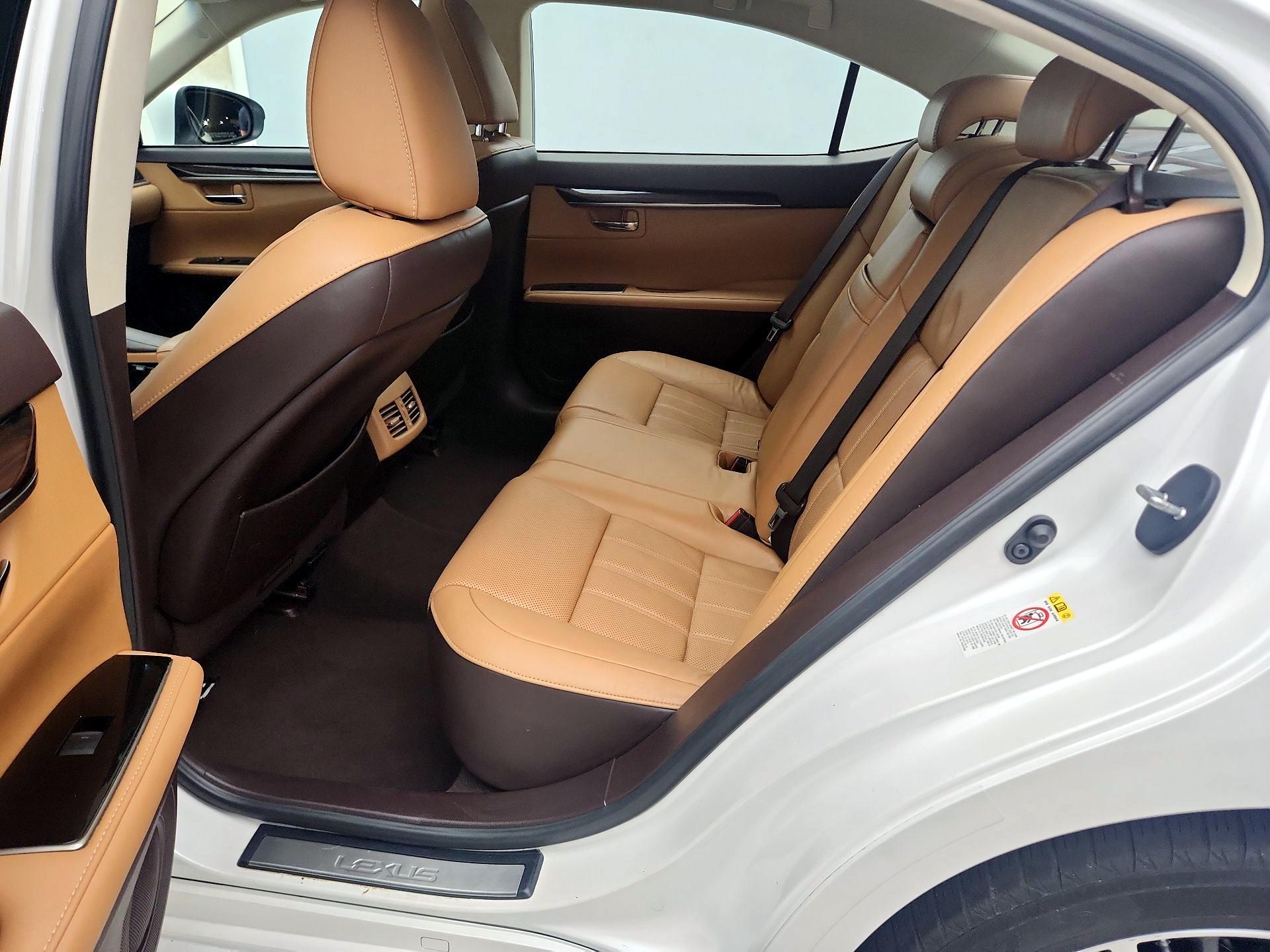 Thumbnail: 2017 Lexus ES - 20