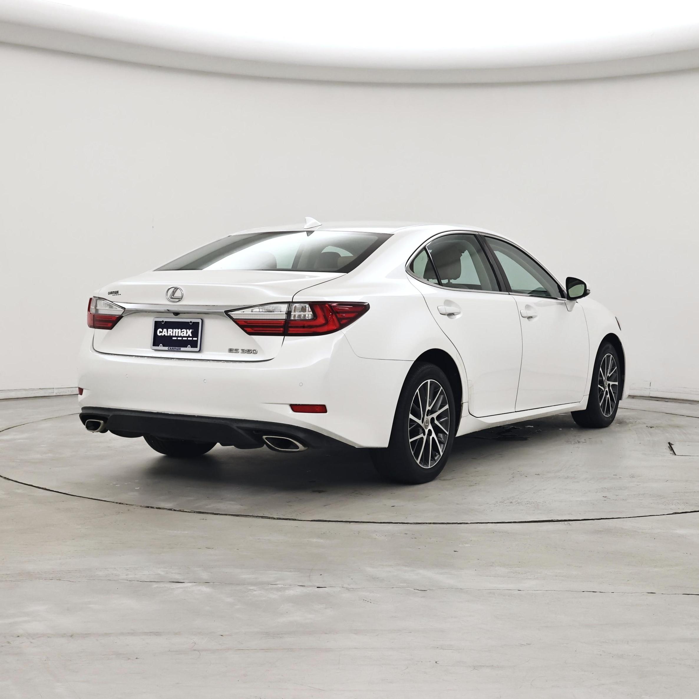 Thumbnail: 2017 Lexus ES - 8
