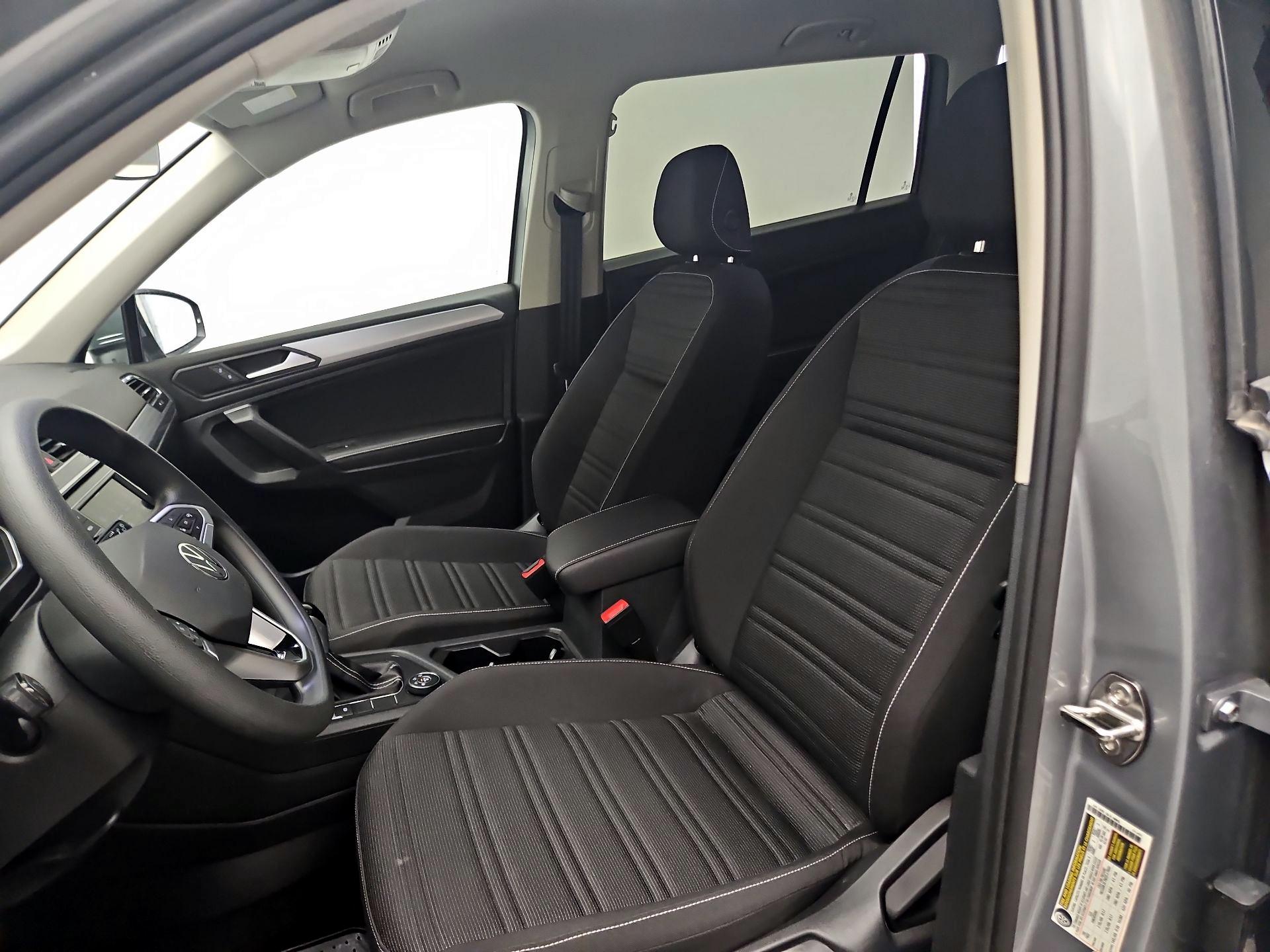 Thumbnail: 2023 Volkswagen Tiguan - 11