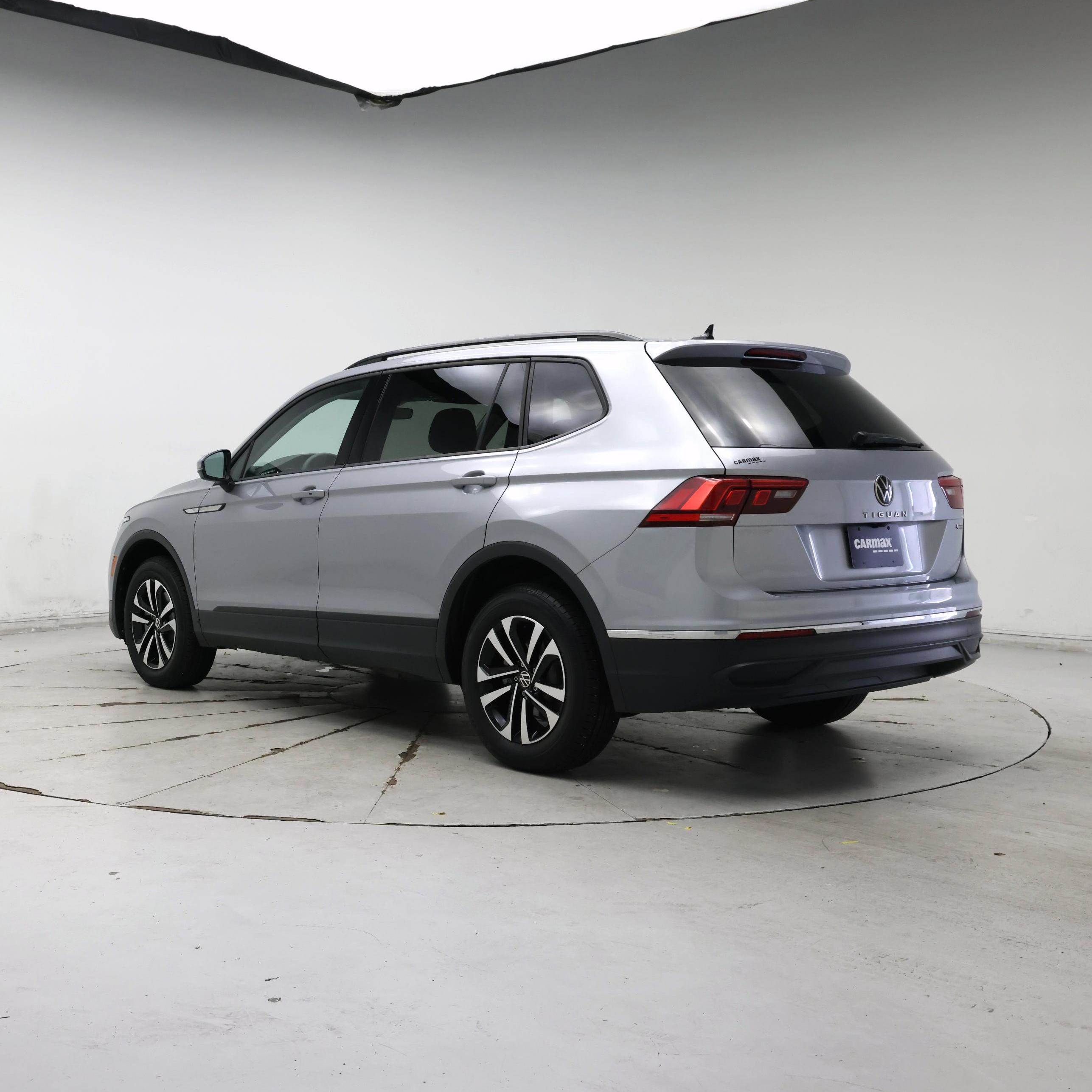 Thumbnail: 2023 Volkswagen Tiguan - 2