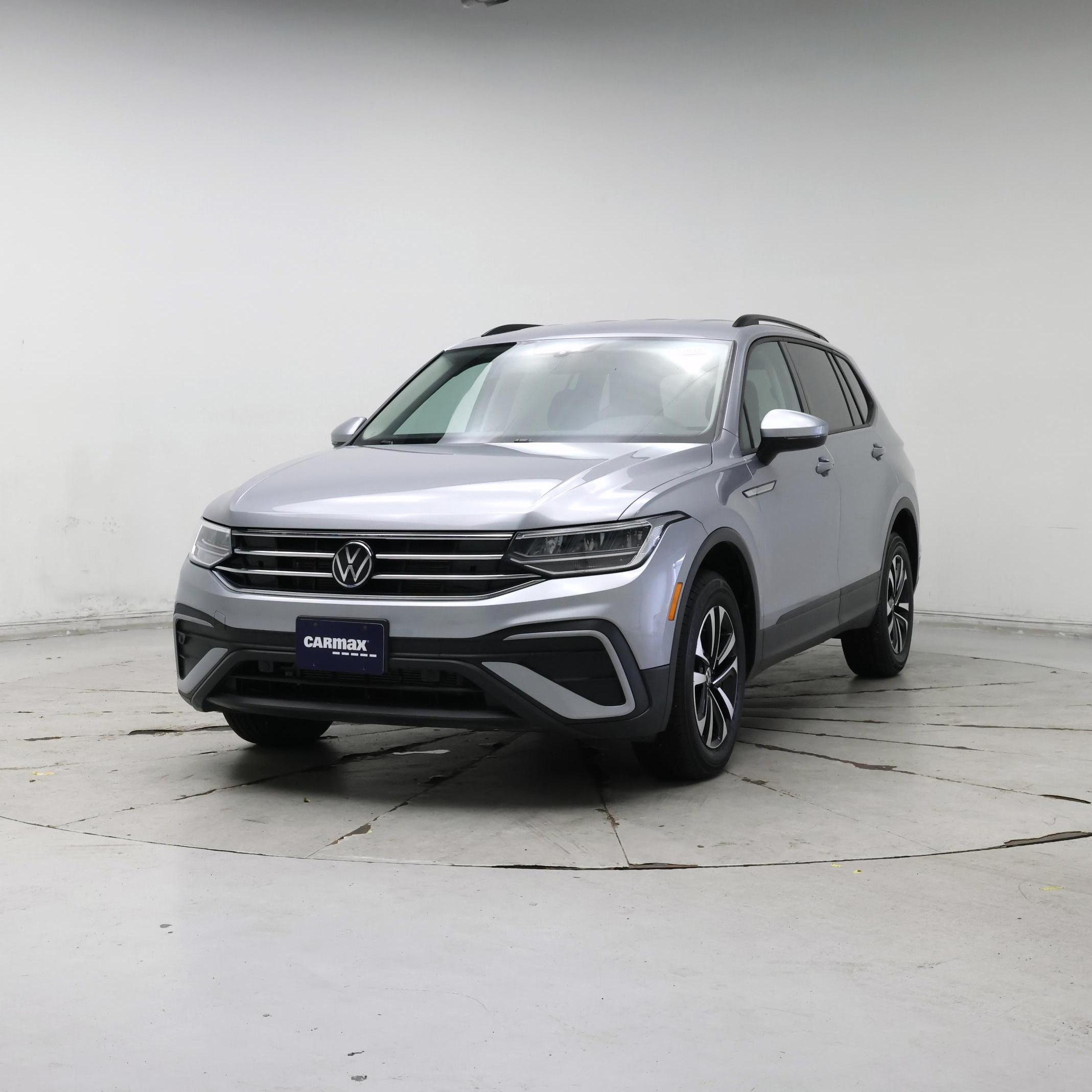 Thumbnail: 2023 Volkswagen Tiguan - 4