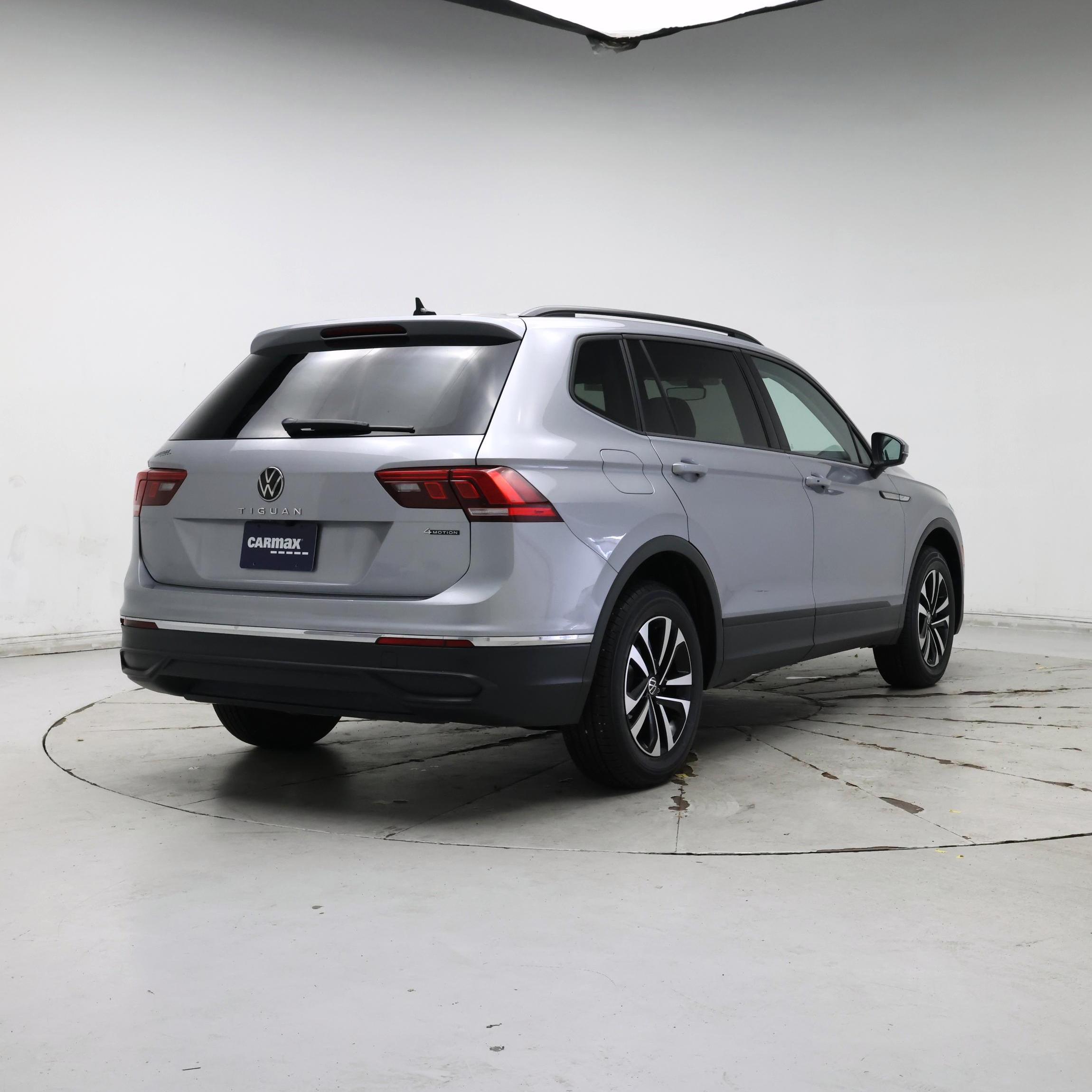 Thumbnail: 2023 Volkswagen Tiguan - 8