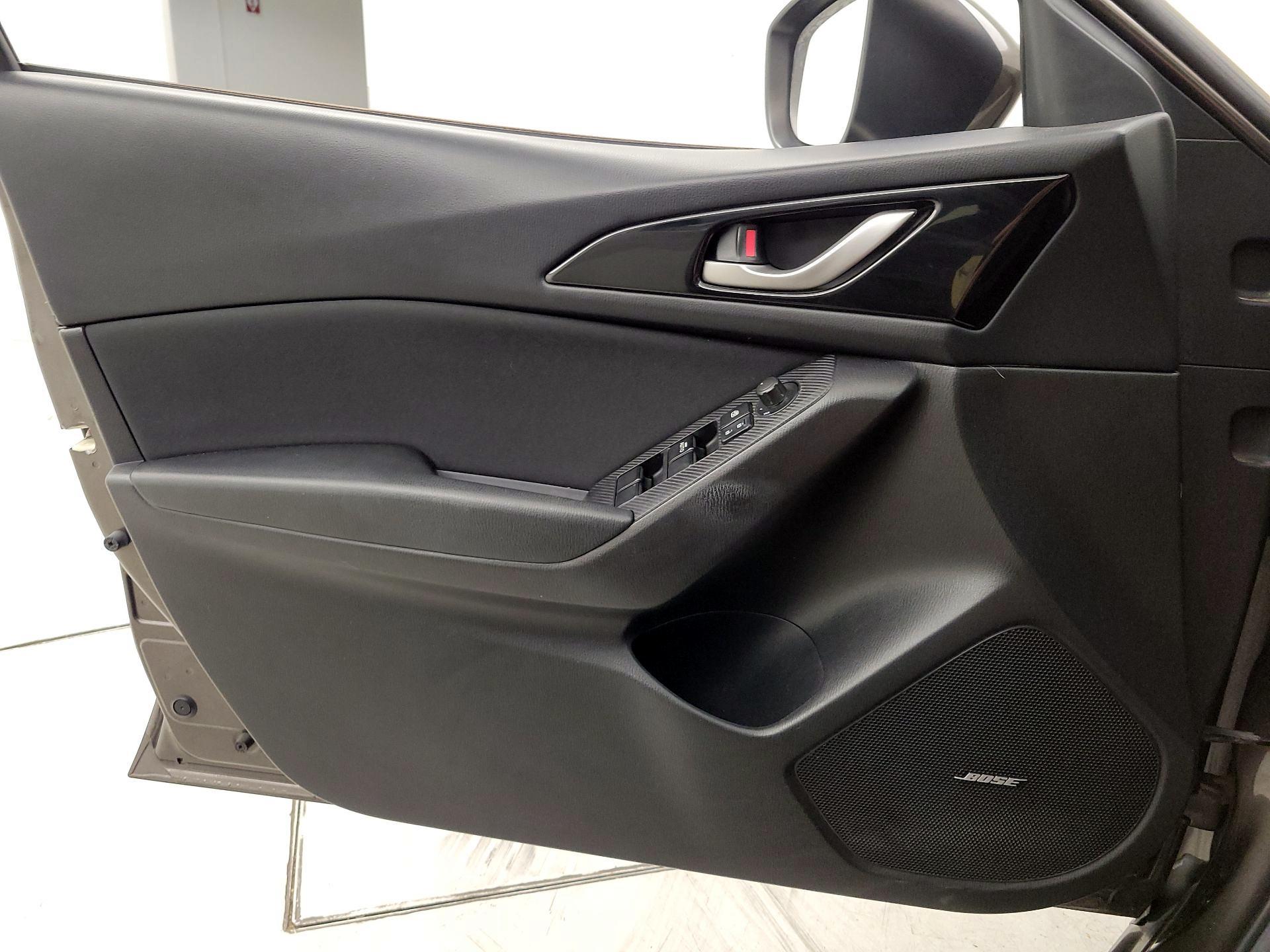 Thumbnail: 2016 Mazda Mazda3 - 12