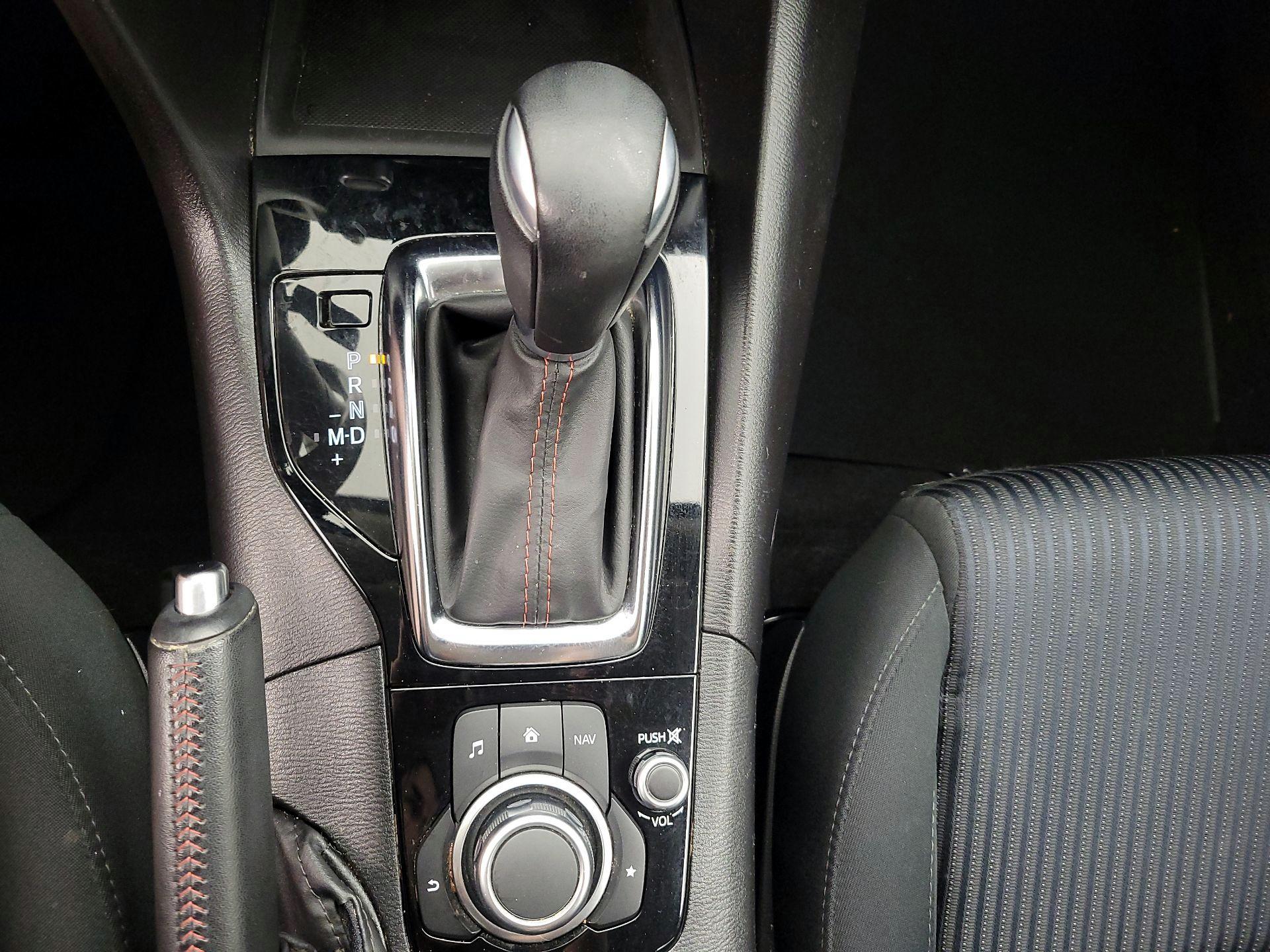 Thumbnail: 2016 Mazda Mazda3 - 17