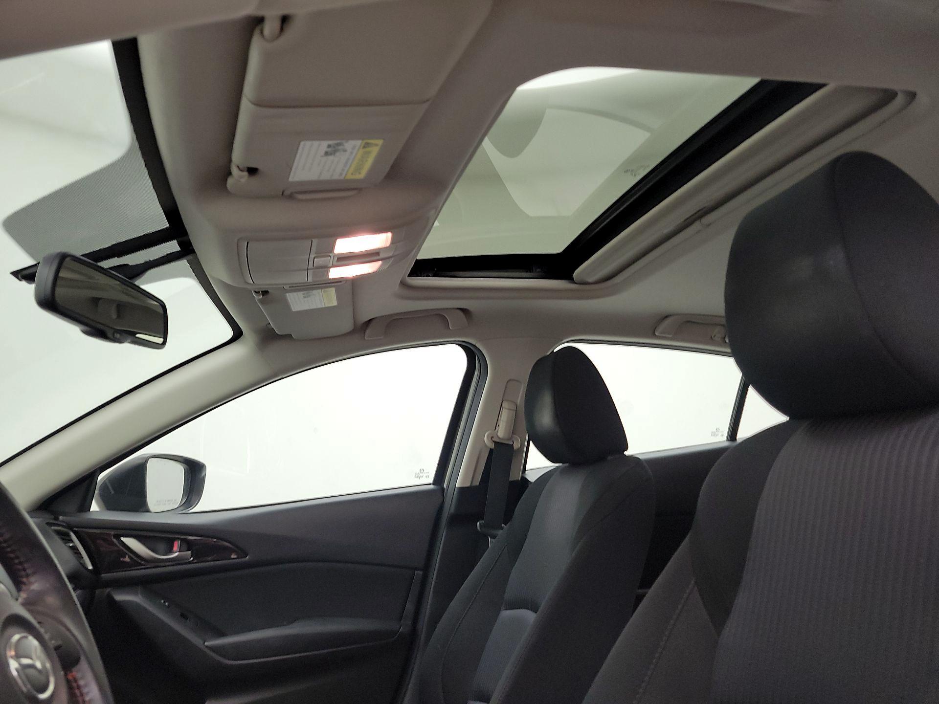 Thumbnail: 2016 Mazda Mazda3 - 19