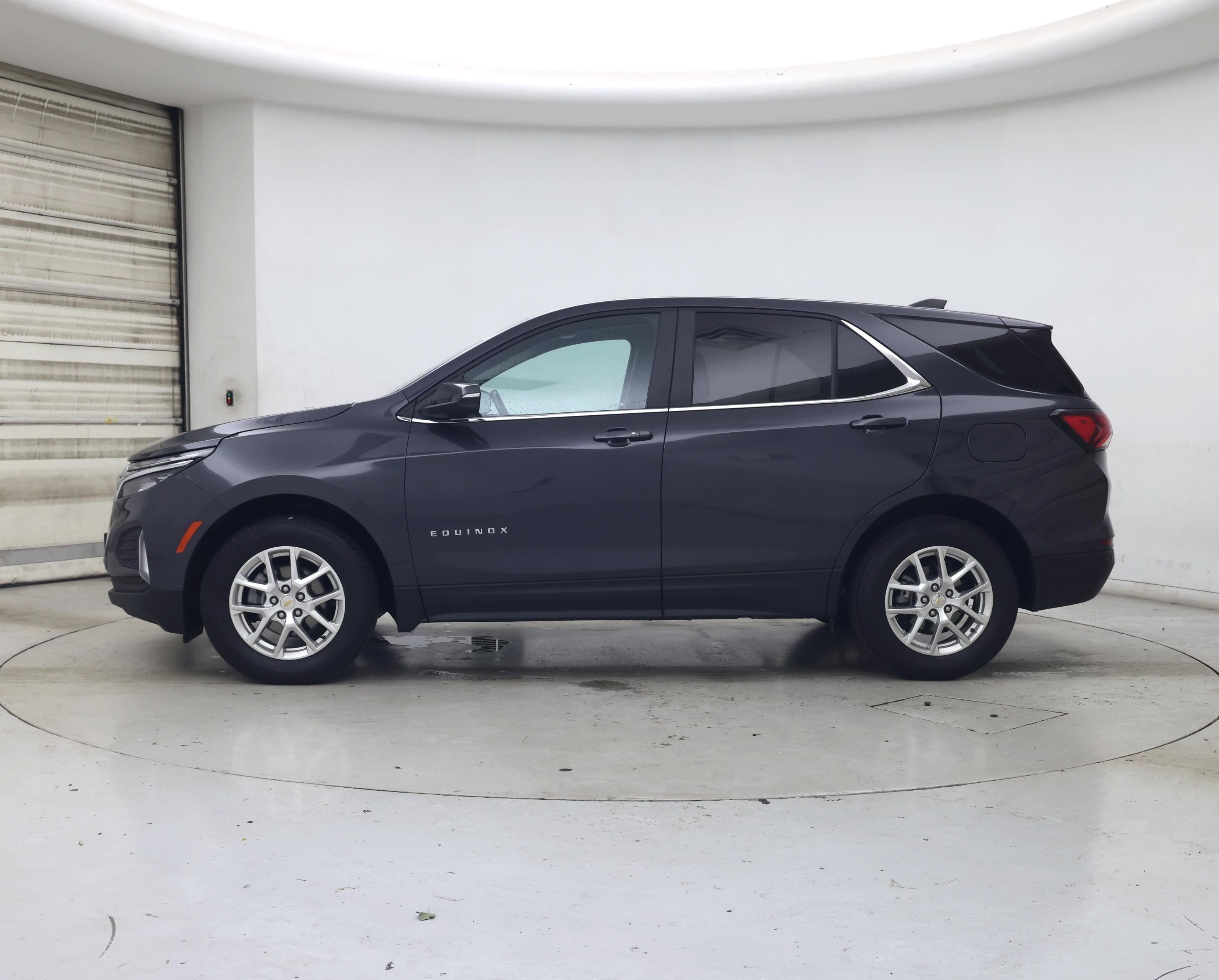Thumbnail: 2022 Chevrolet Equinox - 3