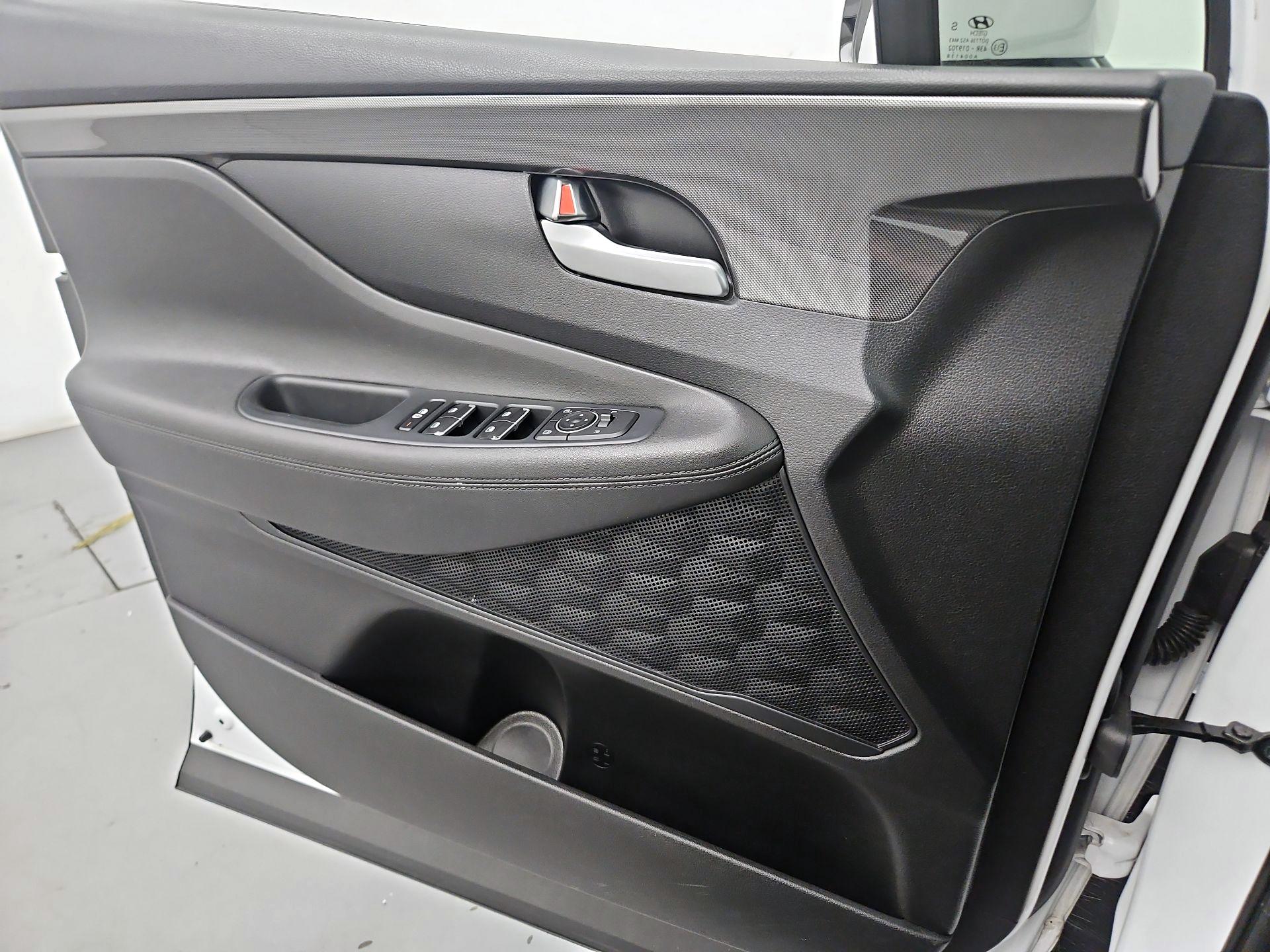 Thumbnail: 2022 Hyundai Santa Fe - 12