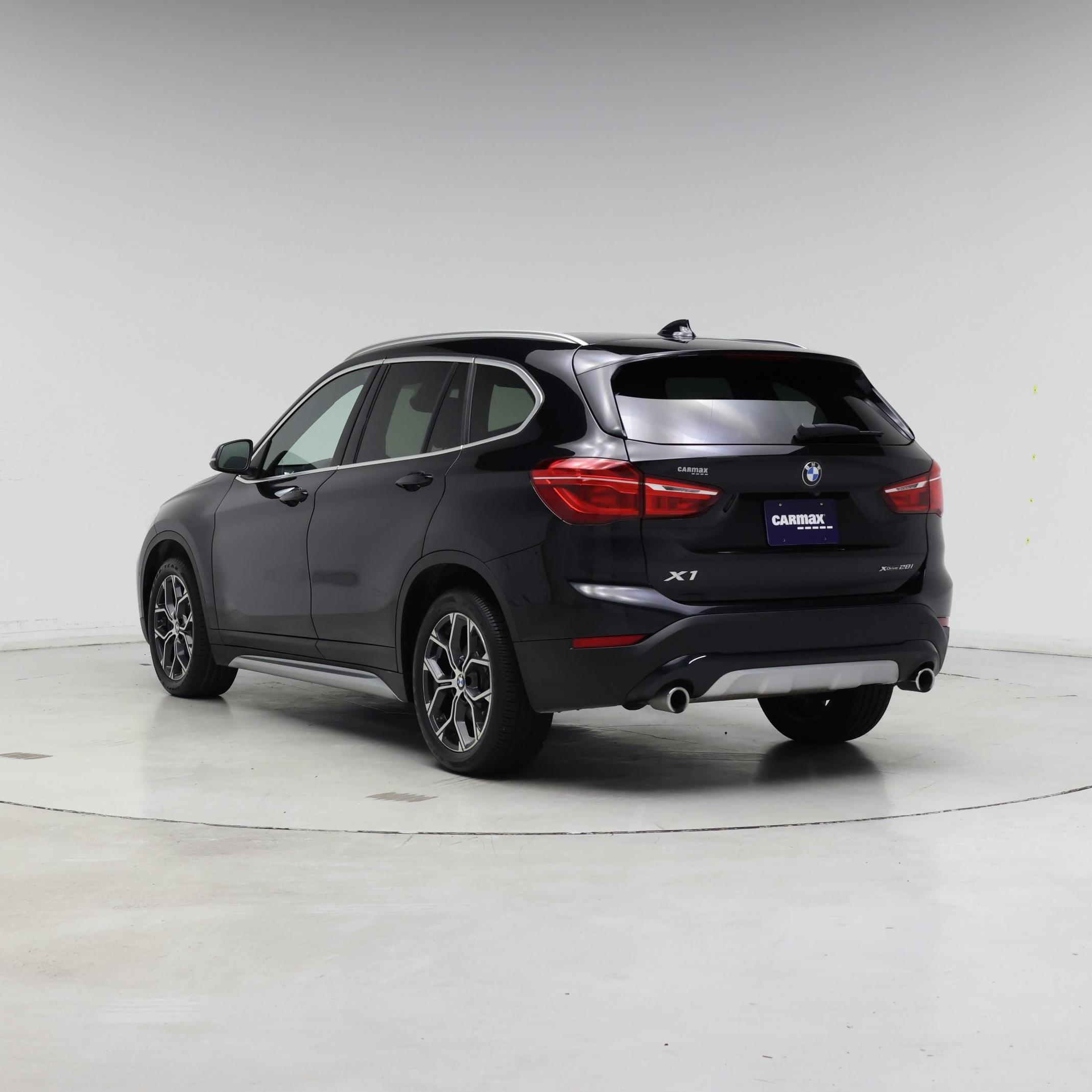 Thumbnail: 2021 BMW X1 - 2
