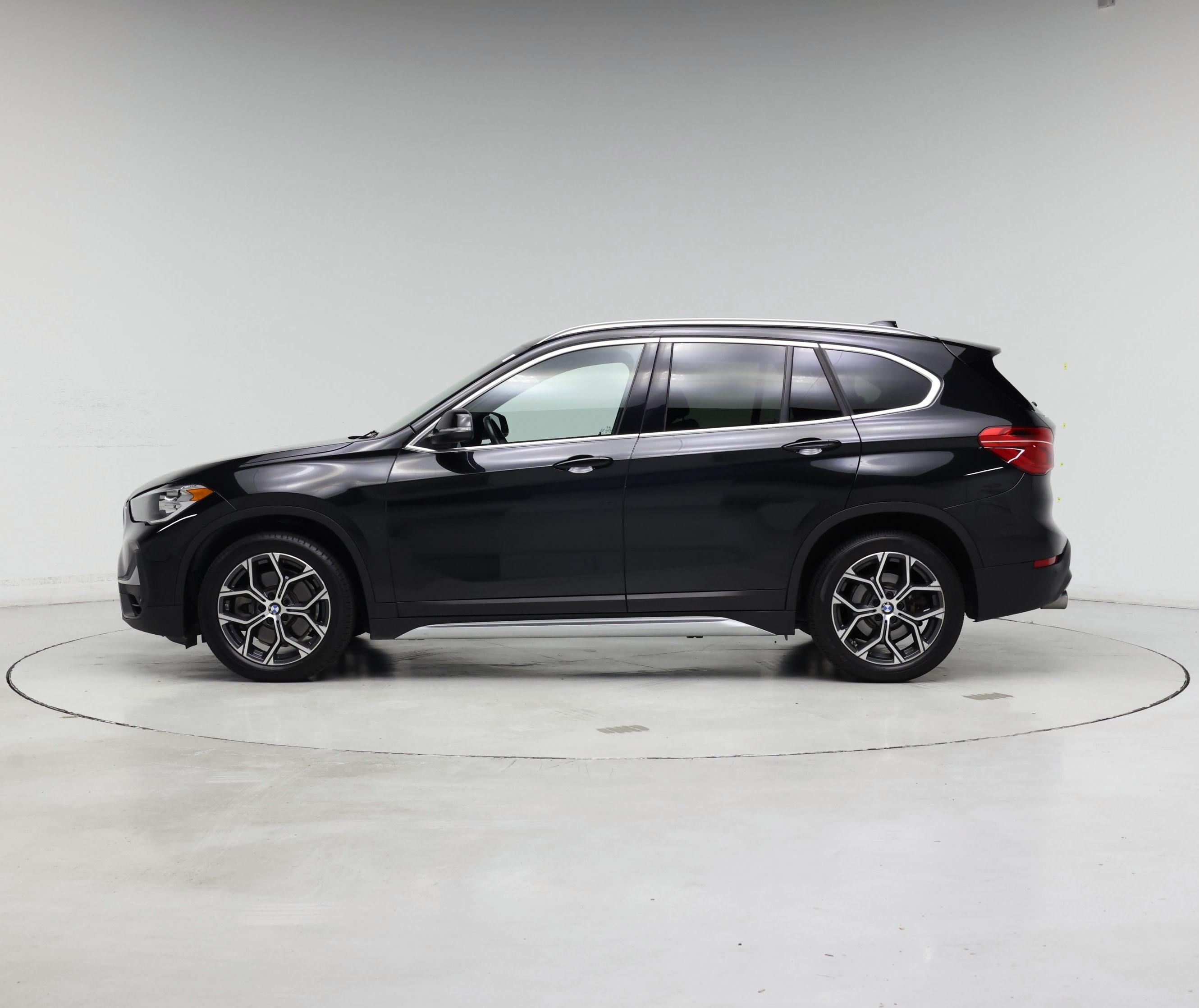 Thumbnail: 2021 BMW X1 - 3