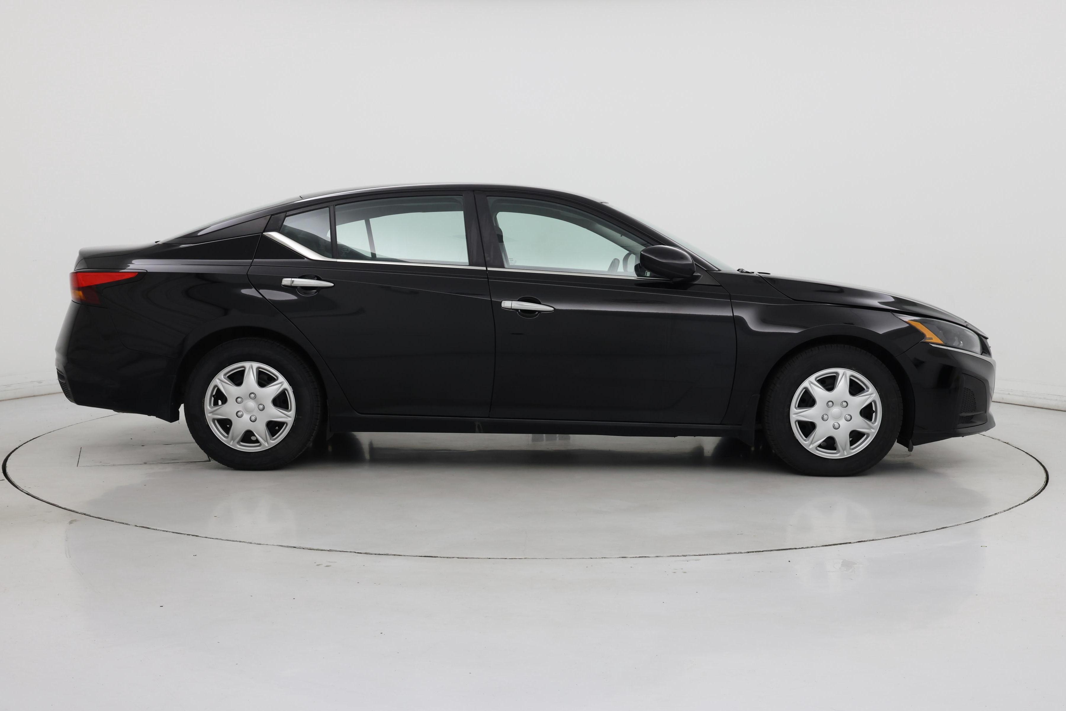 Thumbnail: 2023 Nissan Altima - 7
