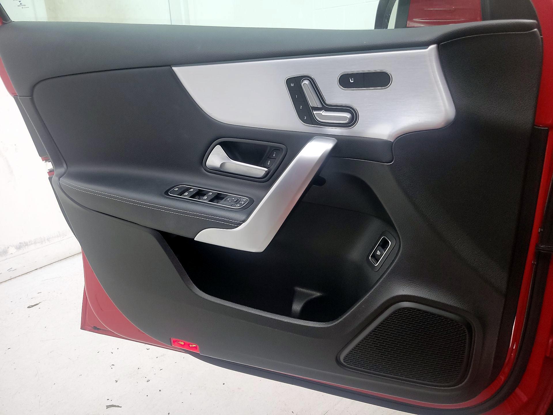 Thumbnail: 2019 Mercedes-Benz A-Class - 12