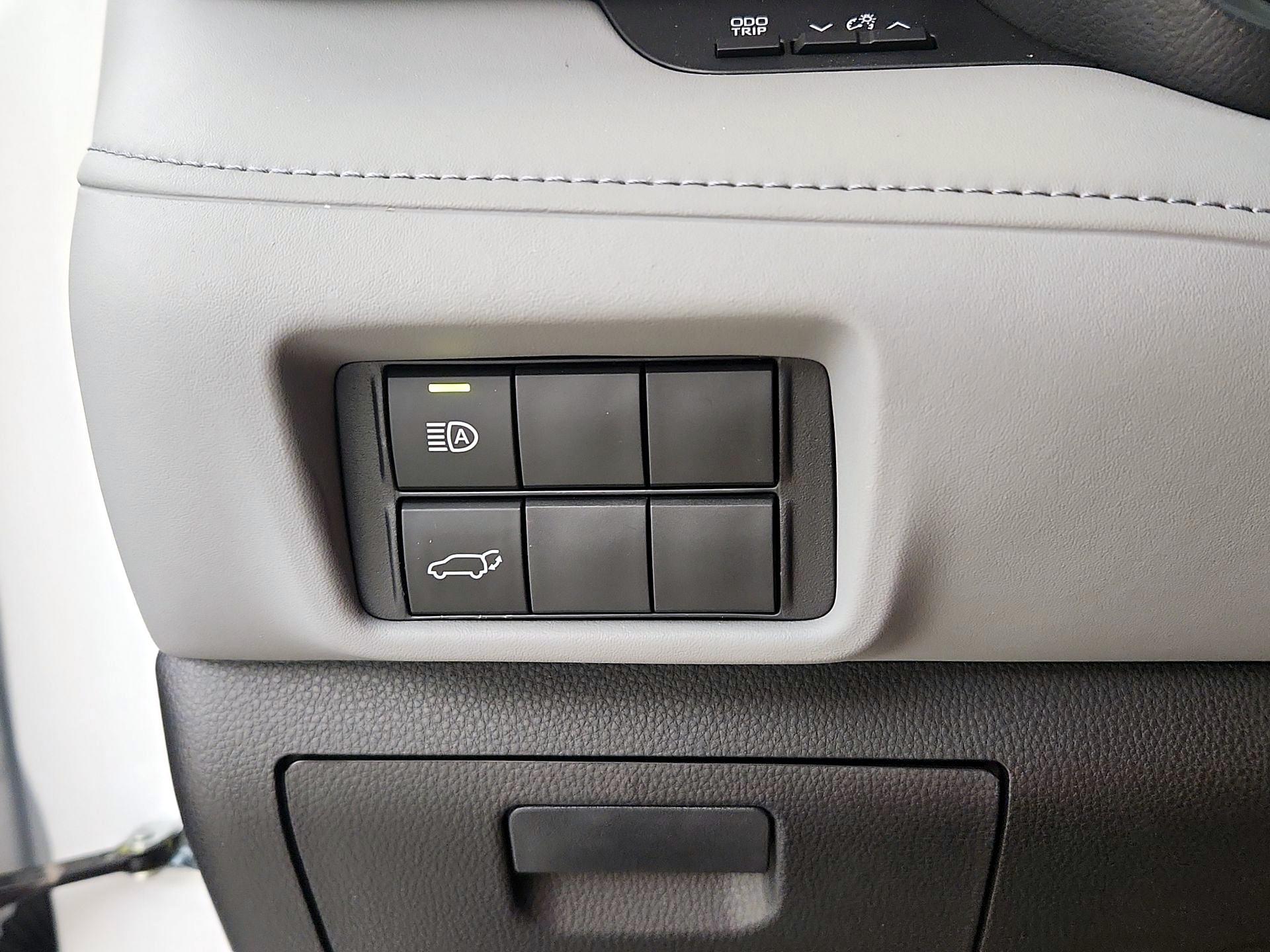 Thumbnail: 2025 Toyota Highlander - 13