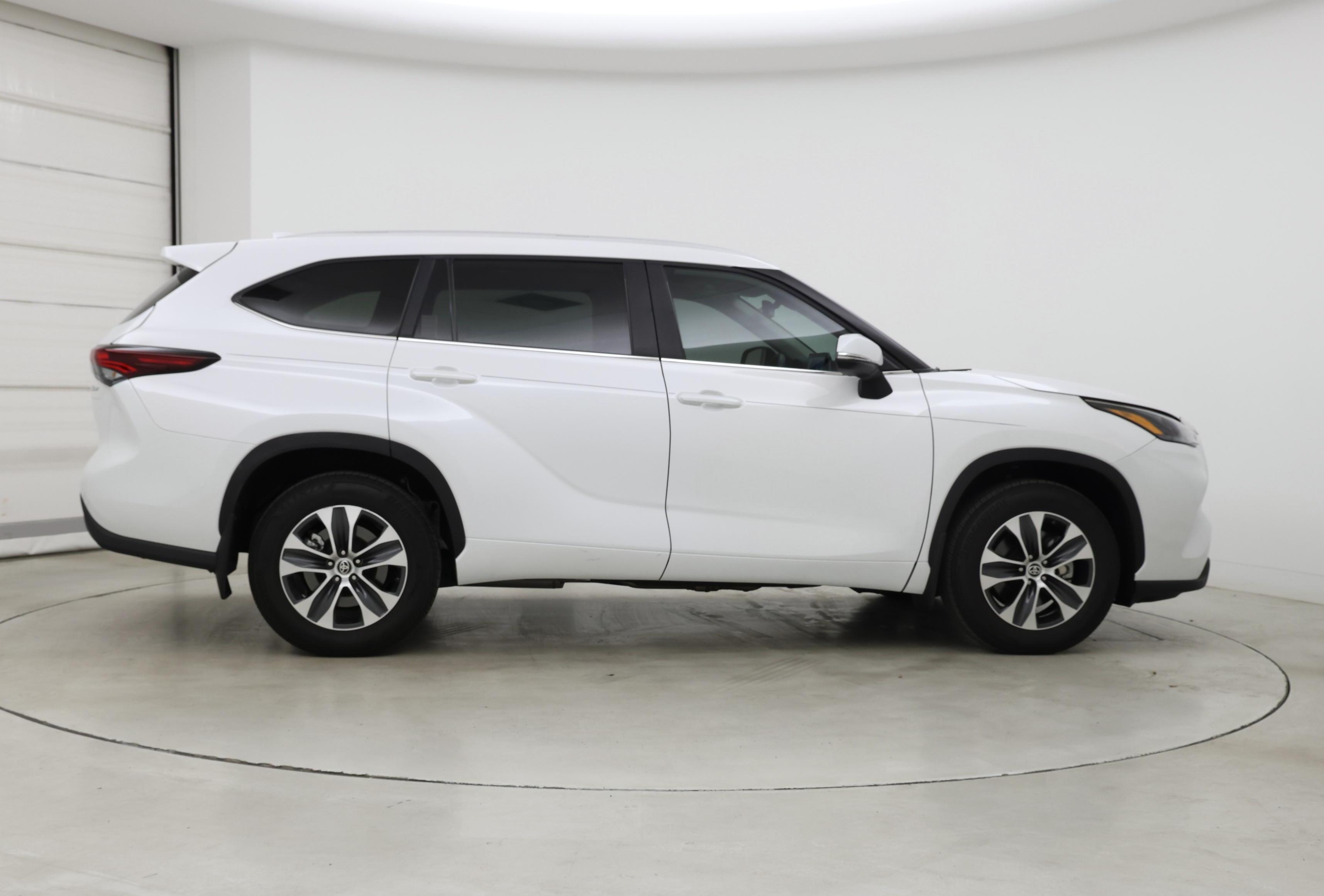 Thumbnail: 2025 Toyota Highlander - 7