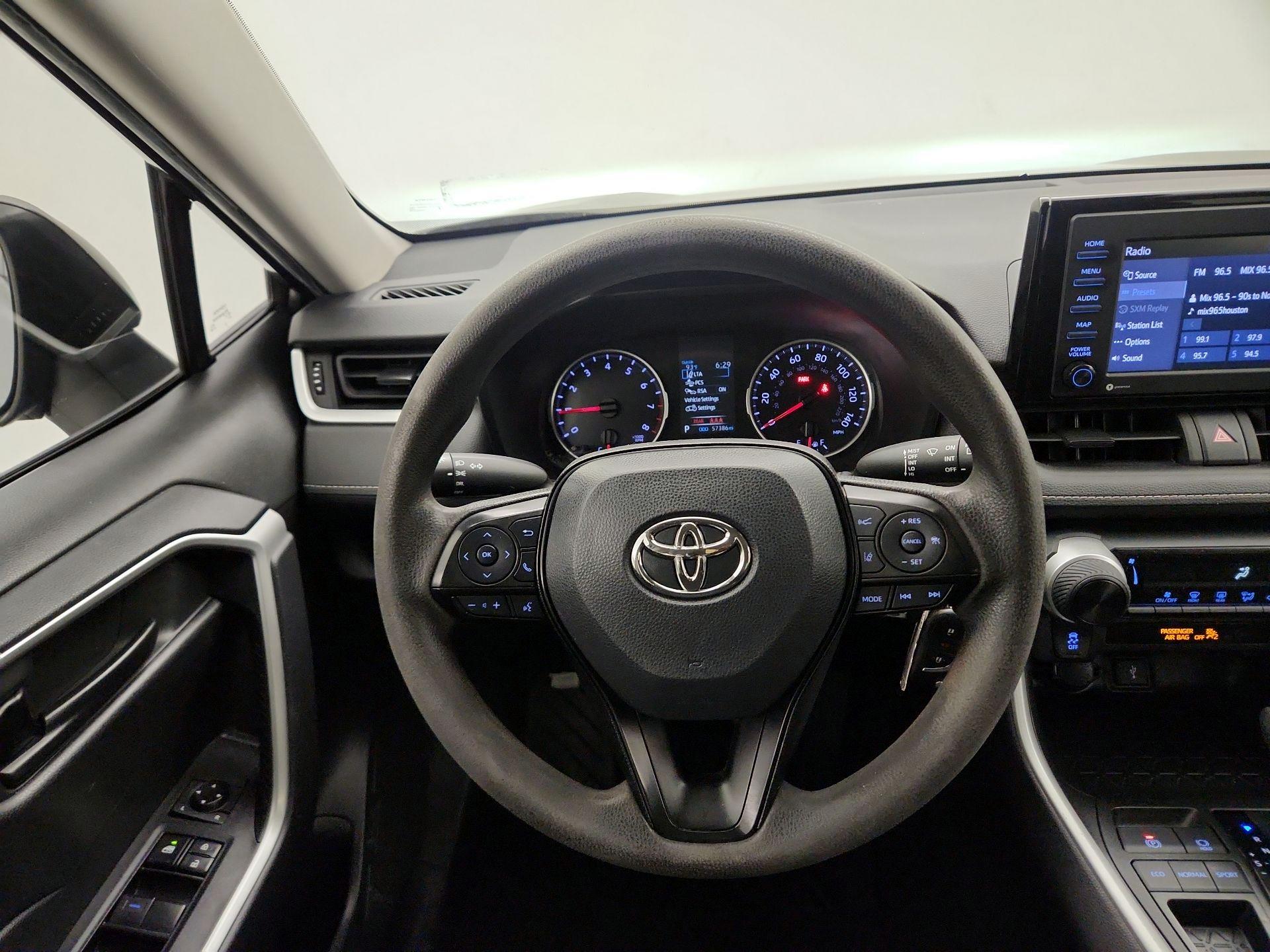 Thumbnail: 2022 Toyota RAV4 - 10