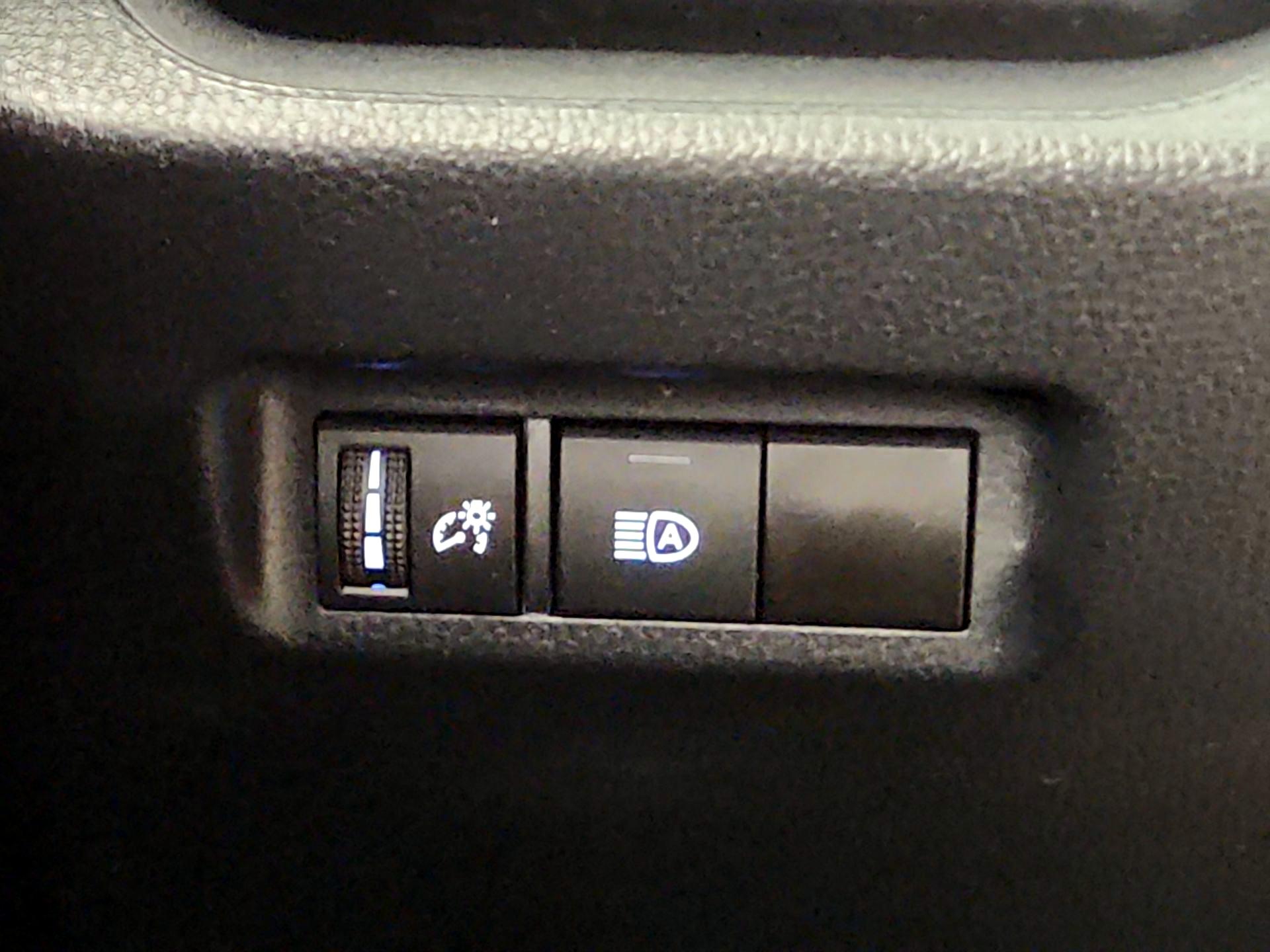 Thumbnail: 2022 Toyota RAV4 - 13
