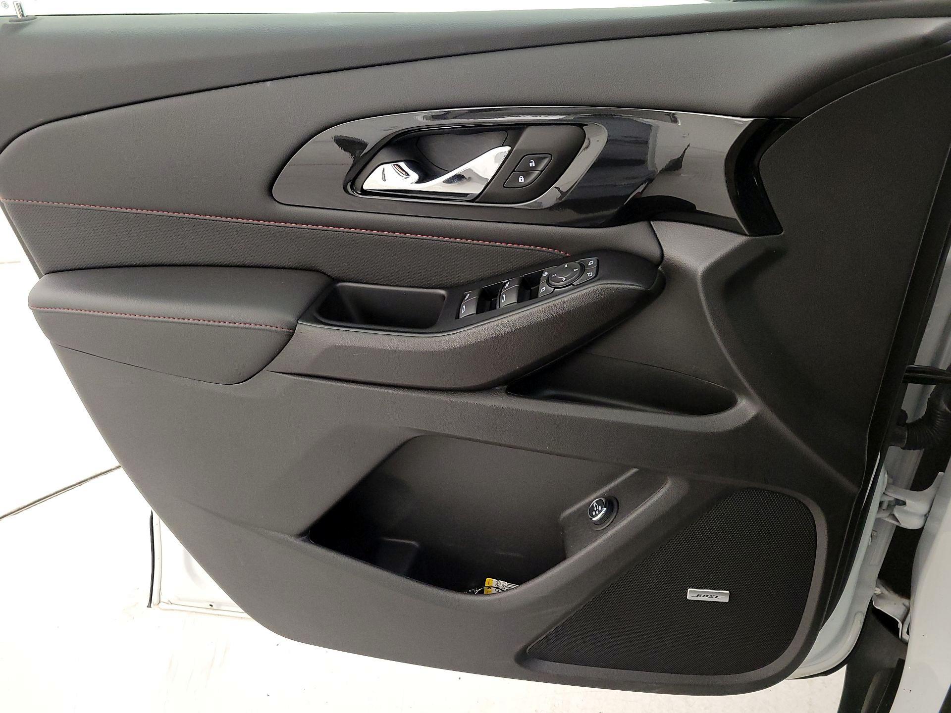 Thumbnail: 2023 Chevrolet Traverse - 12